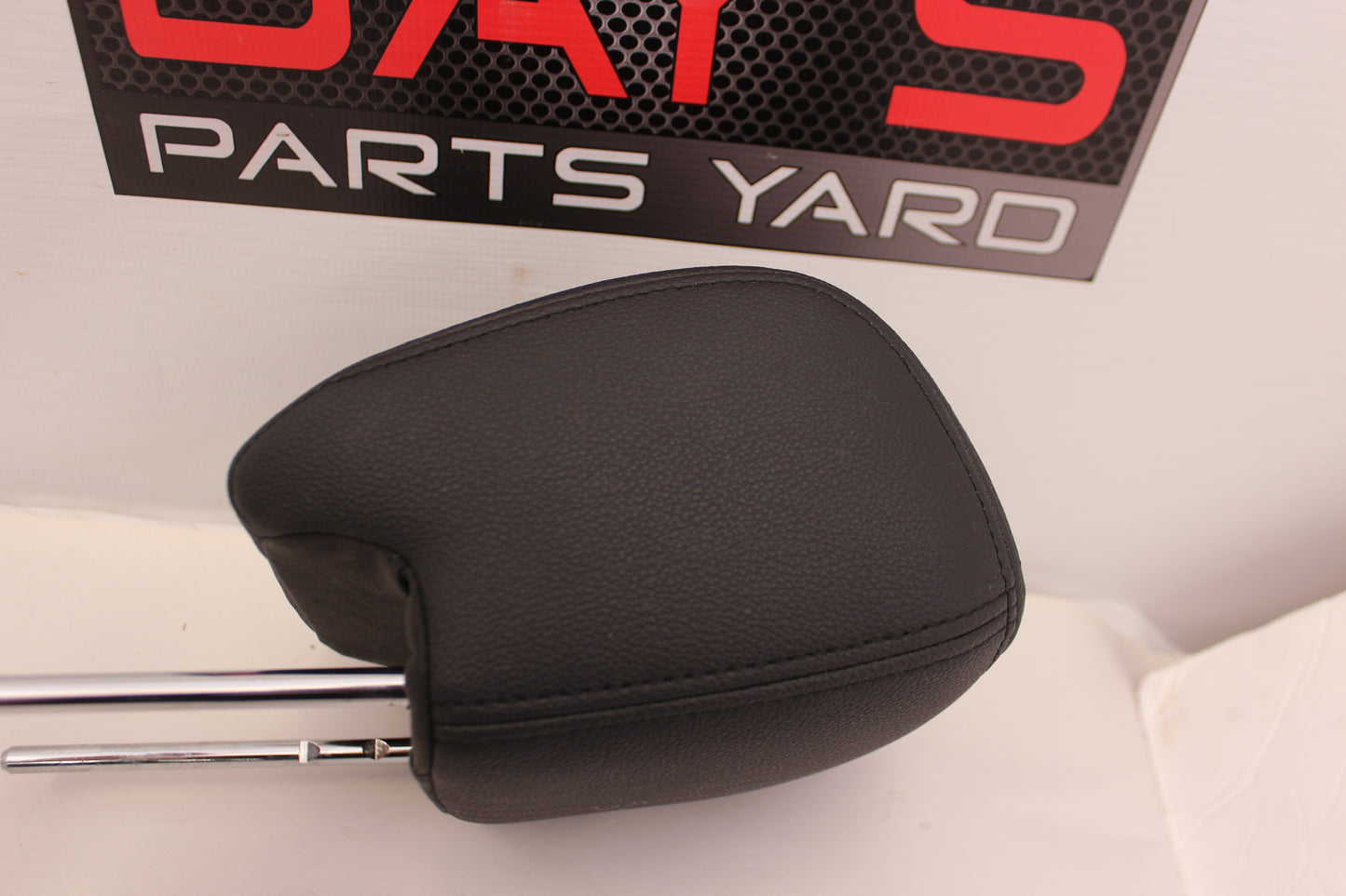 2009 Pontiac G8 GT RH Passenger Head Rest OEM - Day's Parts Yard