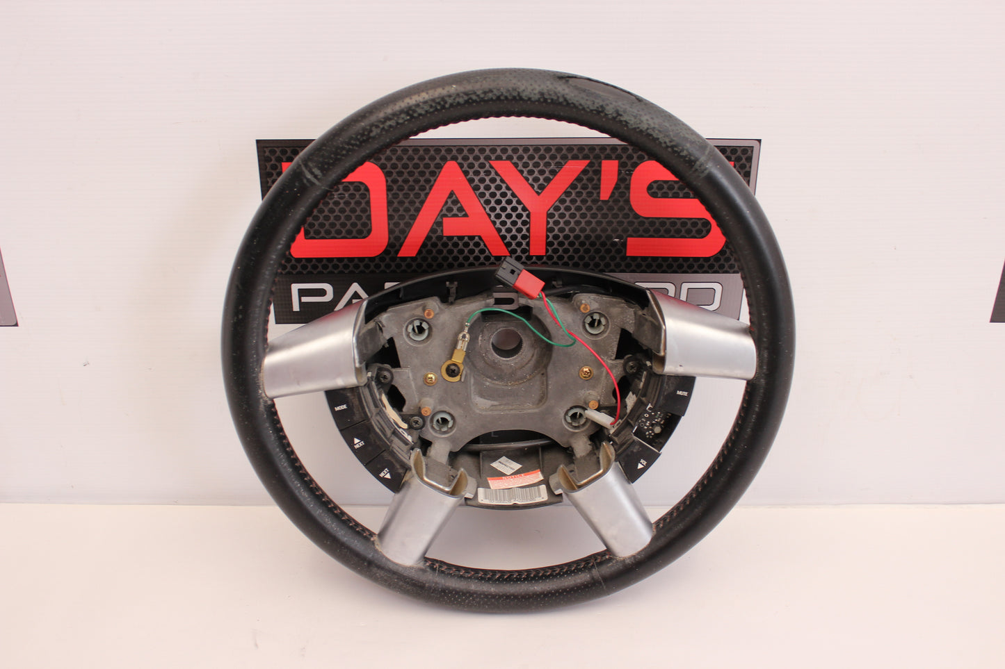 2005 Pontiac GTO Steering Wheel 92166628 OEM - Day's Parts Yard