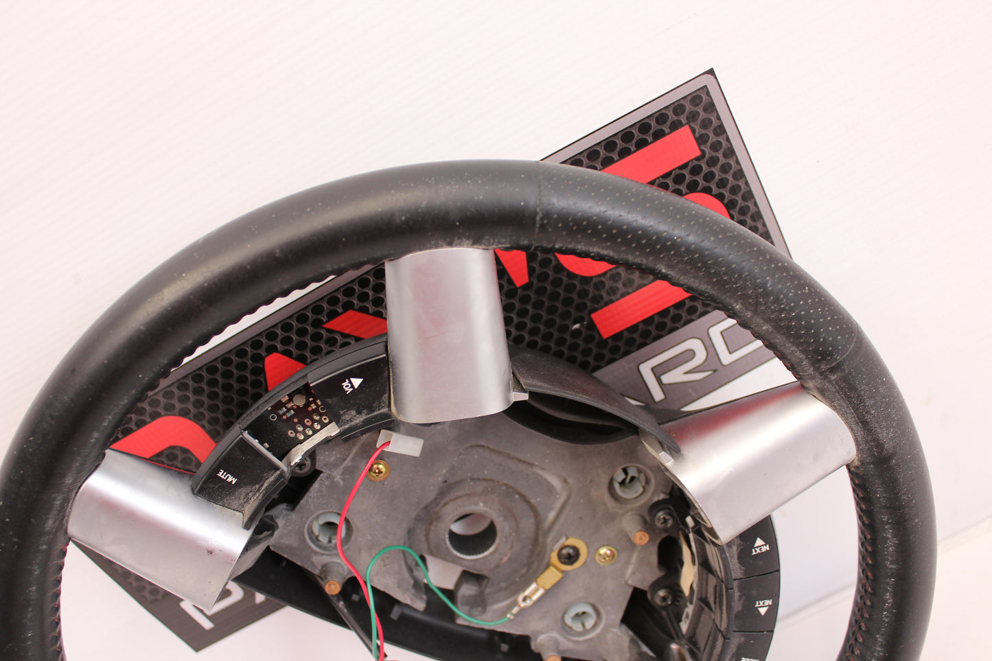 2005 Pontiac GTO Steering Wheel 92166628 OEM - Day's Parts Yard