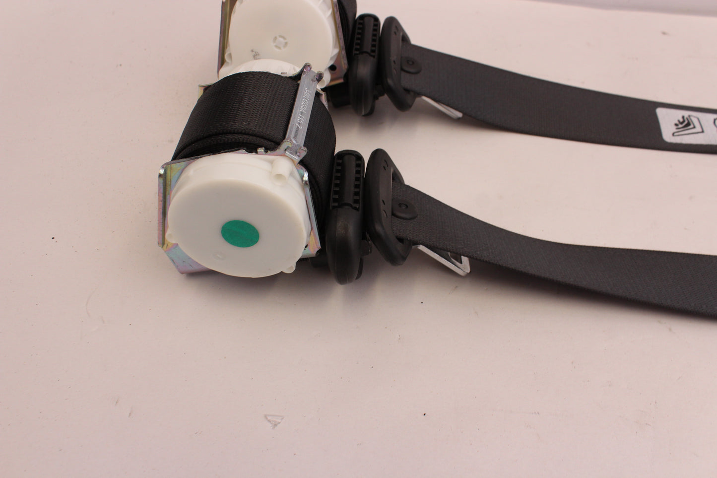 2015 Chevy SS Sedan Rear Seat Belts Set 92488009 92458008 92275628 92290061 OEM - Day's Parts Yard