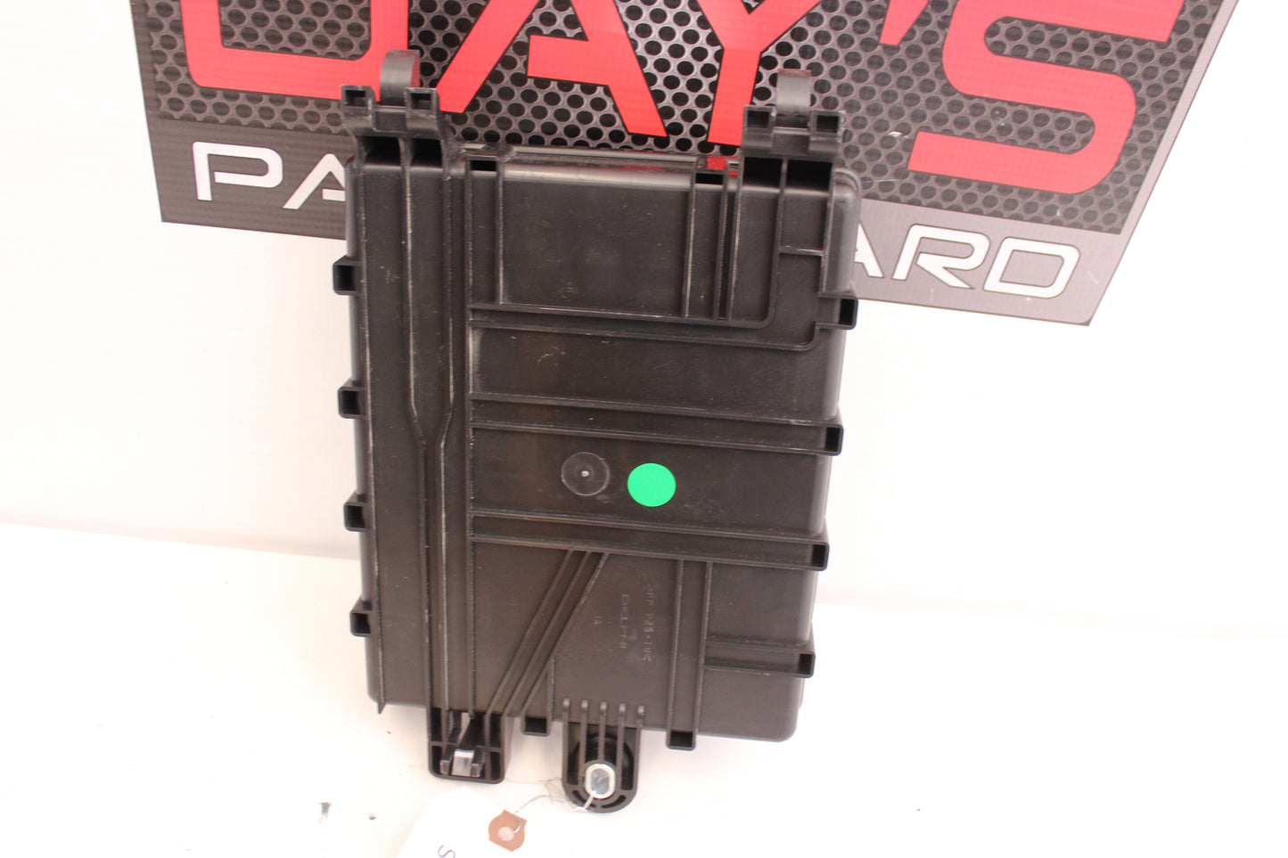 2015 Chevy SS Sedan Rear Fuse Box Relay 92276935 OEM - Day's Parts Yard