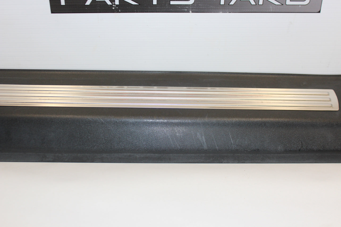 2009 Pontiac G8 Left Front Door Sill Kick Panel / Scuff Plate OEM - Day's Parts Yard