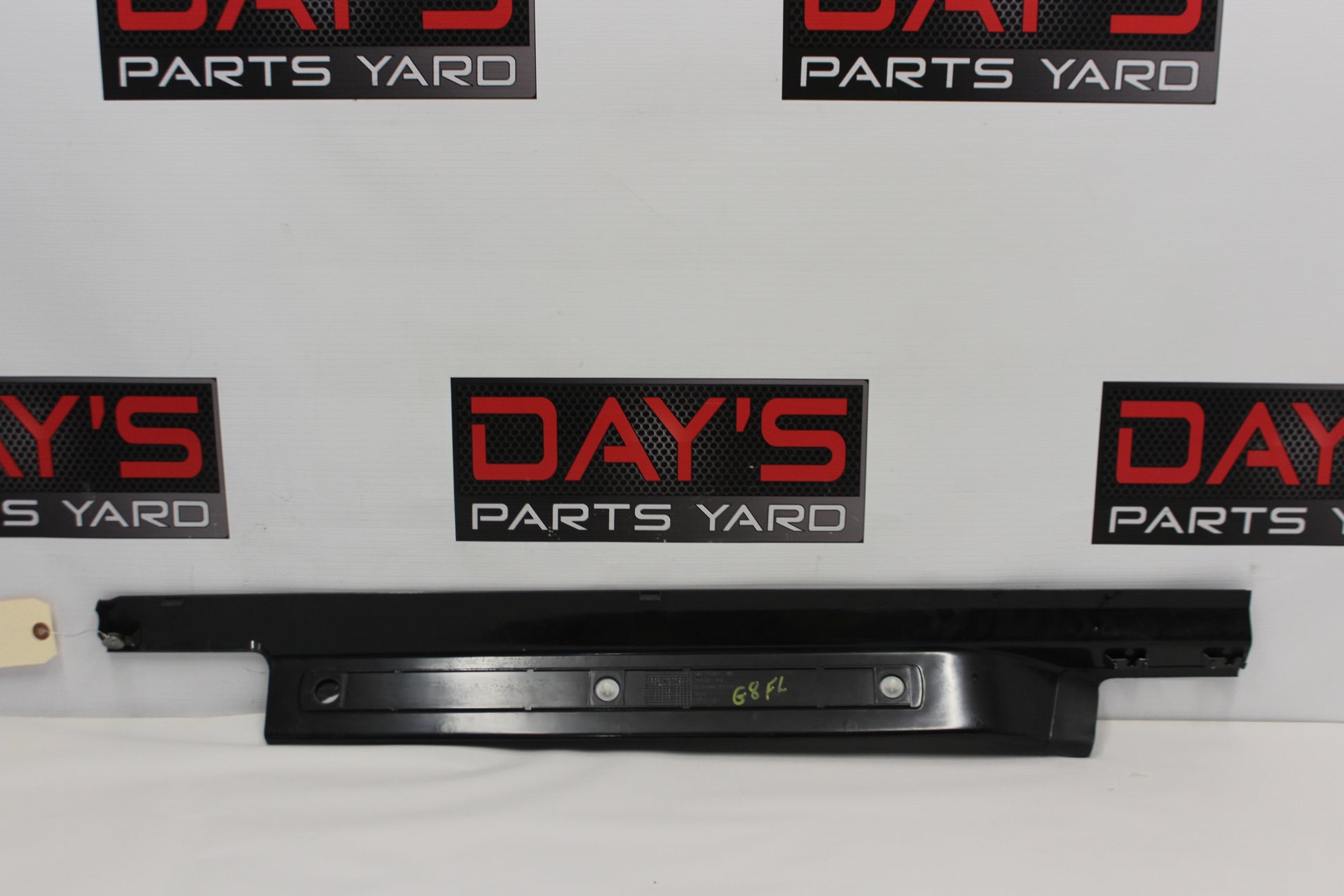 2009 Pontiac G8 Left Front Door Sill Kick Panel / Scuff Plate OEM - Day's Parts Yard