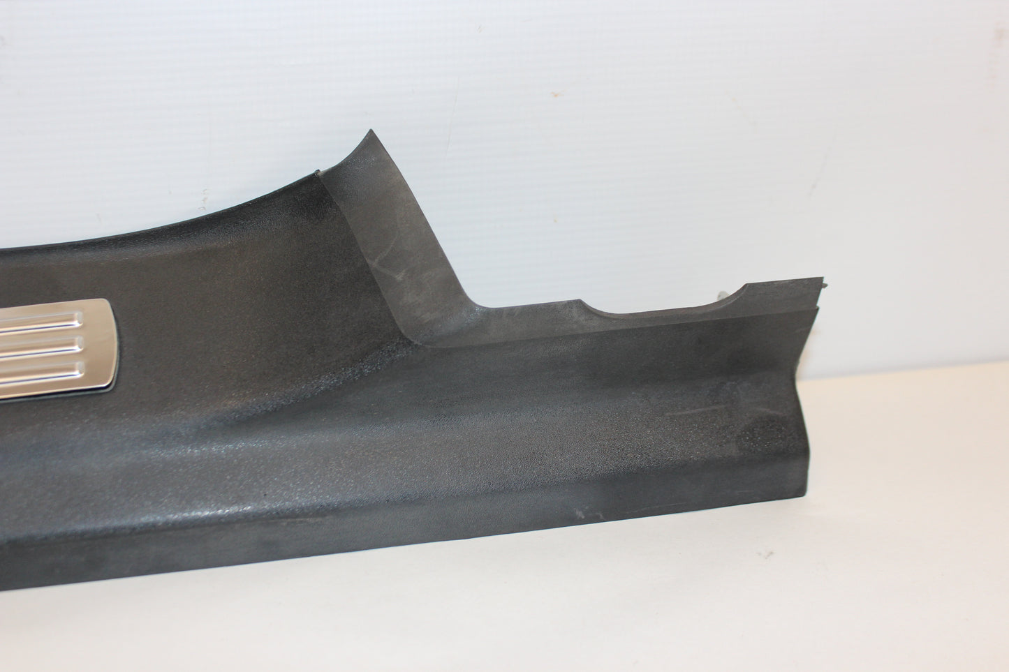 2009 Pontiac G8 Rear RH Passenger Door Trim Sill Kick Panel OEM - Day's Parts Yard