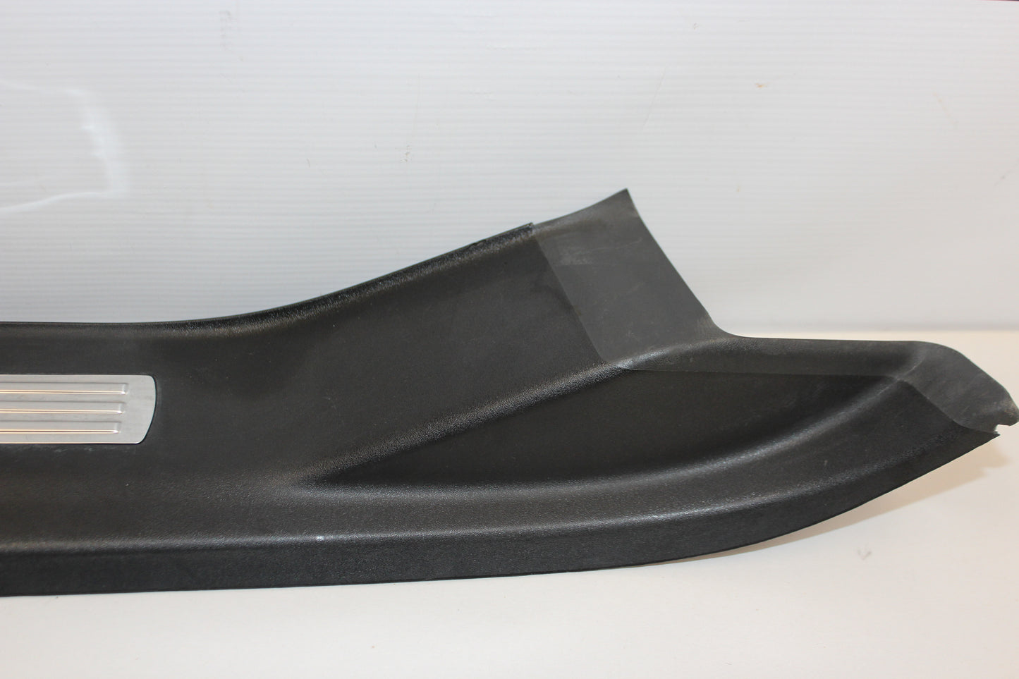 2009 Pontiac G8 Left Rear Door Sill Kick Panel / Scuff Plate OEM - Day's Parts Yard