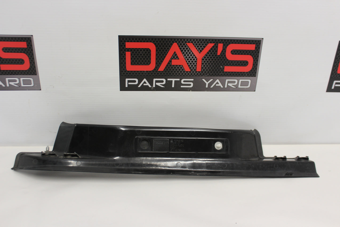 2009 Pontiac G8 Left Rear Door Sill Kick Panel / Scuff Plate OEM - Day's Parts Yard