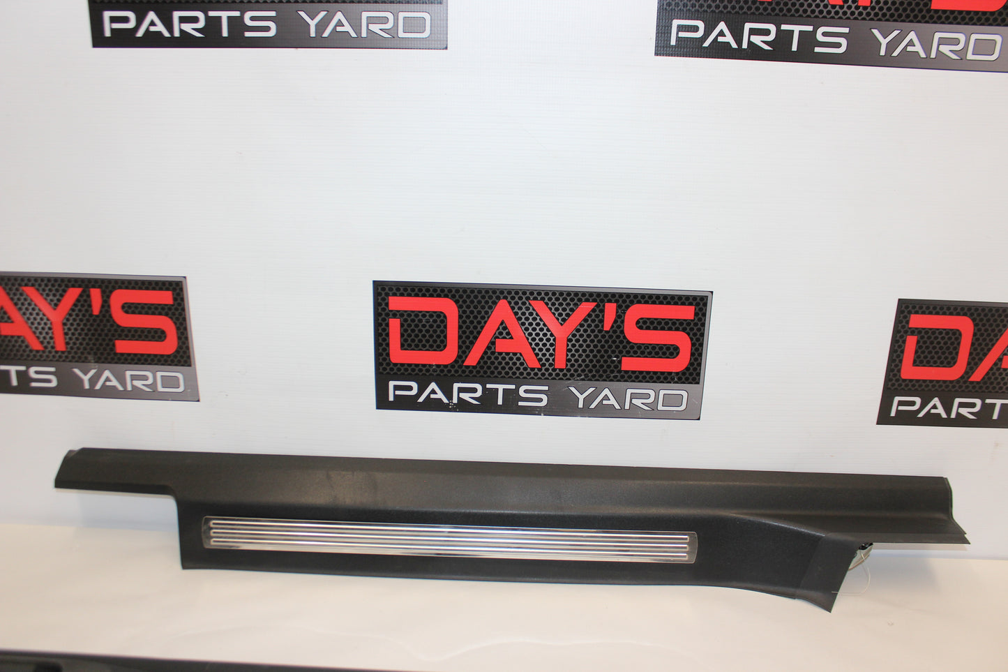 2009 Pontiac G8 Front and Rear Door Sill Kick Panel / Scuff Plate OEM - Day's Parts Yard
