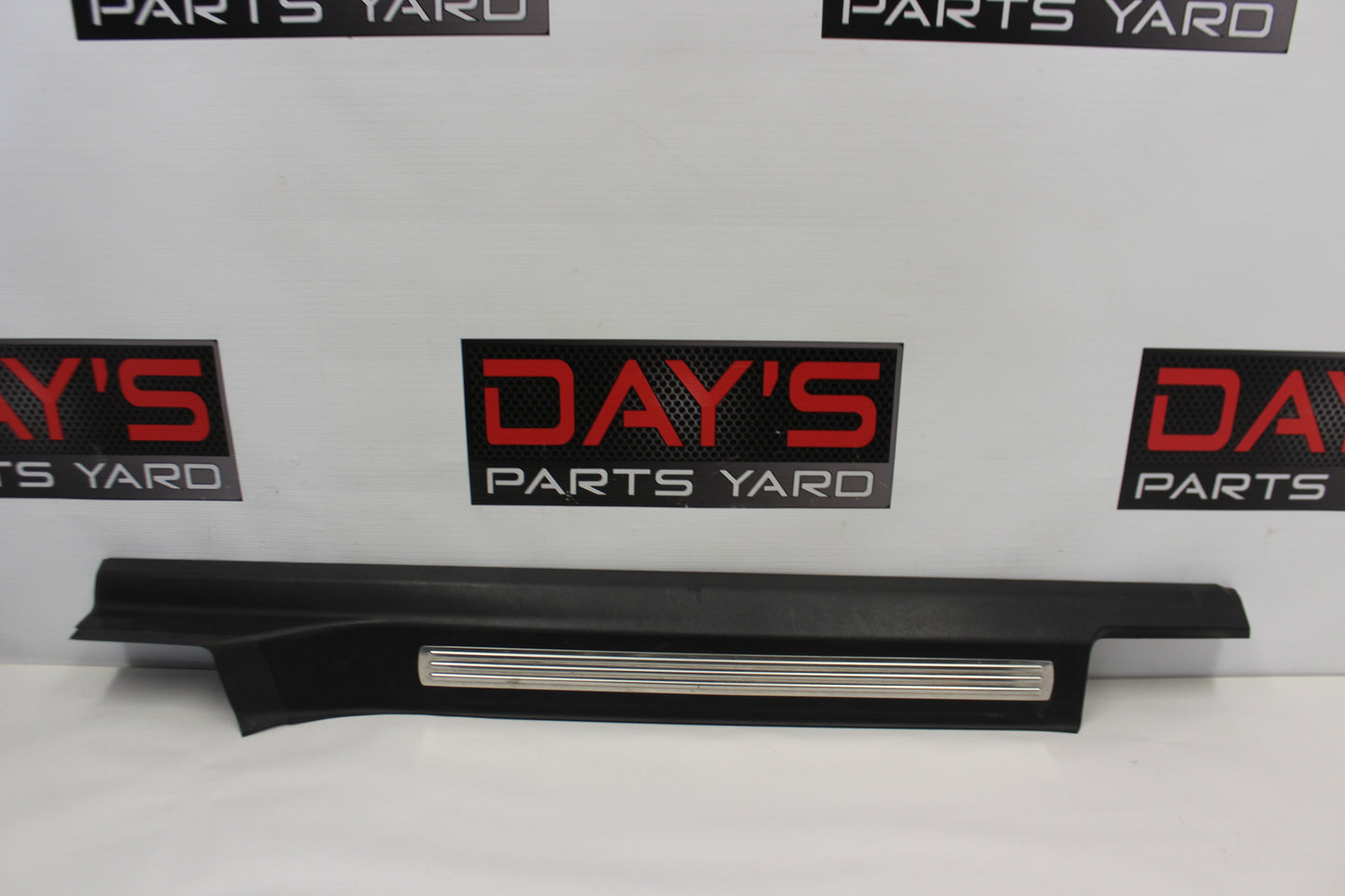 2009 Pontiac G8 Front and Rear Door Sill Kick Panel / Scuff Plate OEM - Day's Parts Yard
