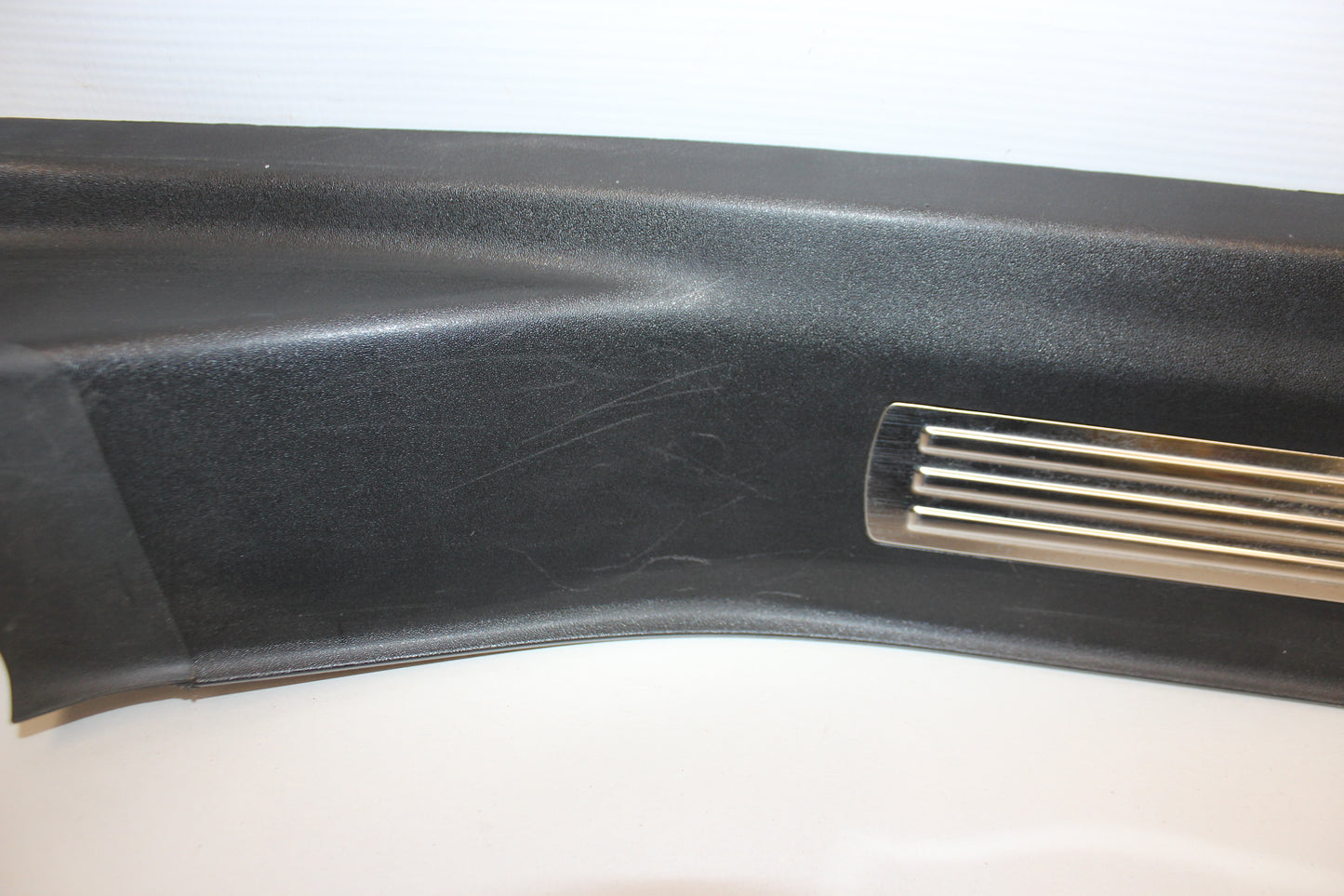2009 Pontiac G8 Front and Rear Door Sill Kick Panel / Scuff Plate OEM - Day's Parts Yard