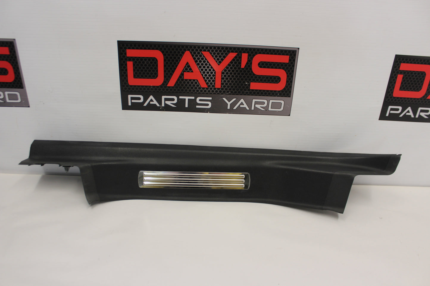2009 Pontiac G8 Front and Rear Door Sill Kick Panel / Scuff Plate OEM - Day's Parts Yard
