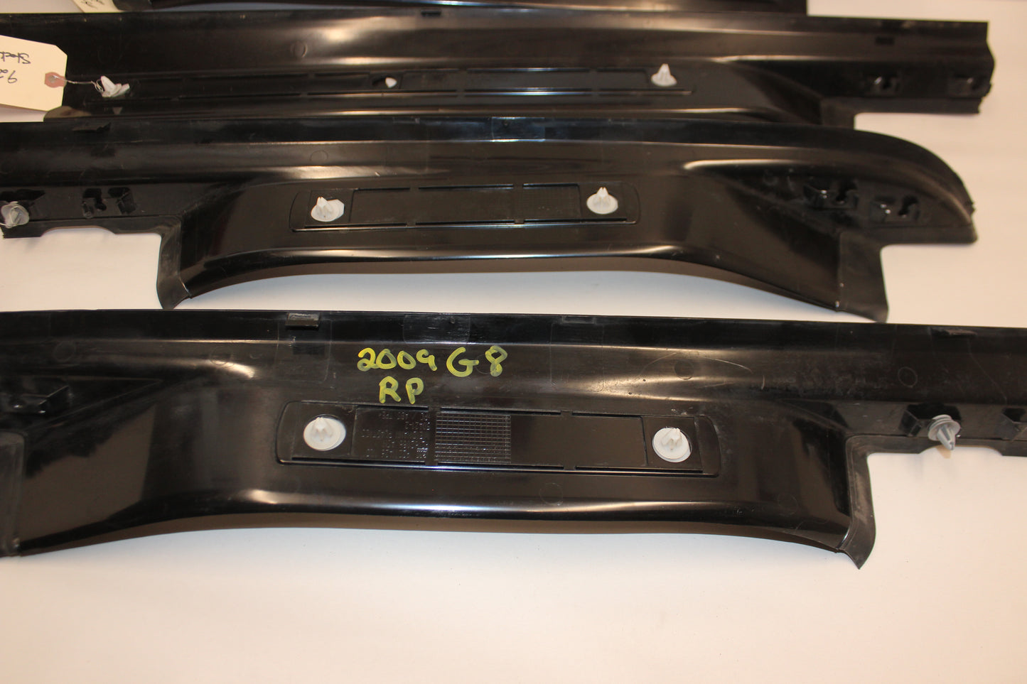 2009 Pontiac G8 Front and Rear Door Sill Kick Panel / Scuff Plate OEM - Day's Parts Yard