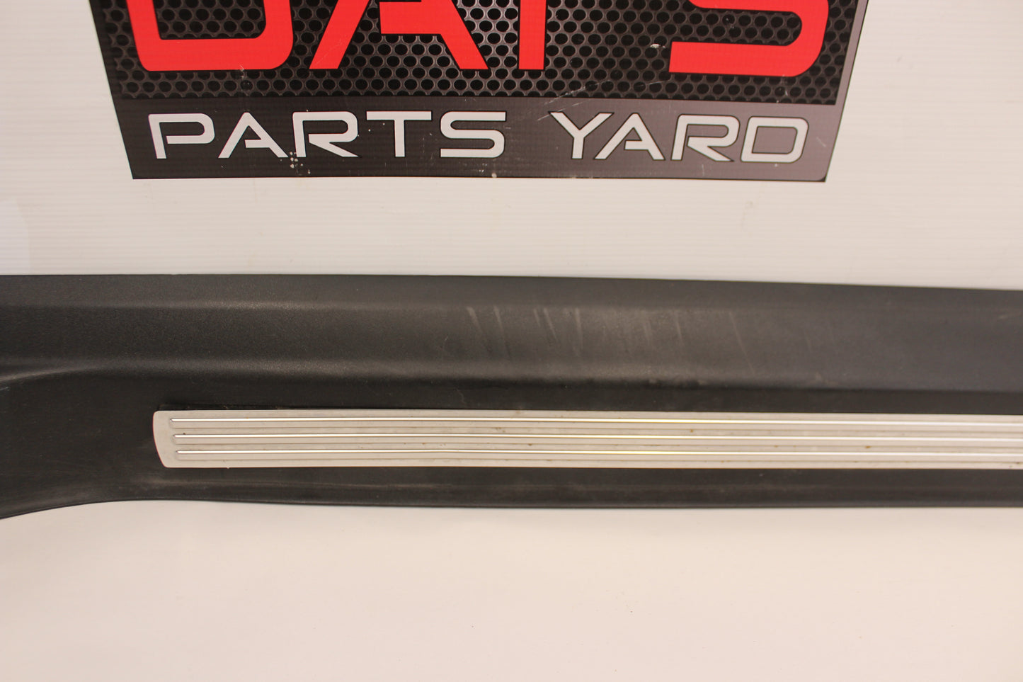 2009 Pontiac G8 Left Front Door Sill Kick Panel / Scuff Plate OEM - Day's Parts Yard