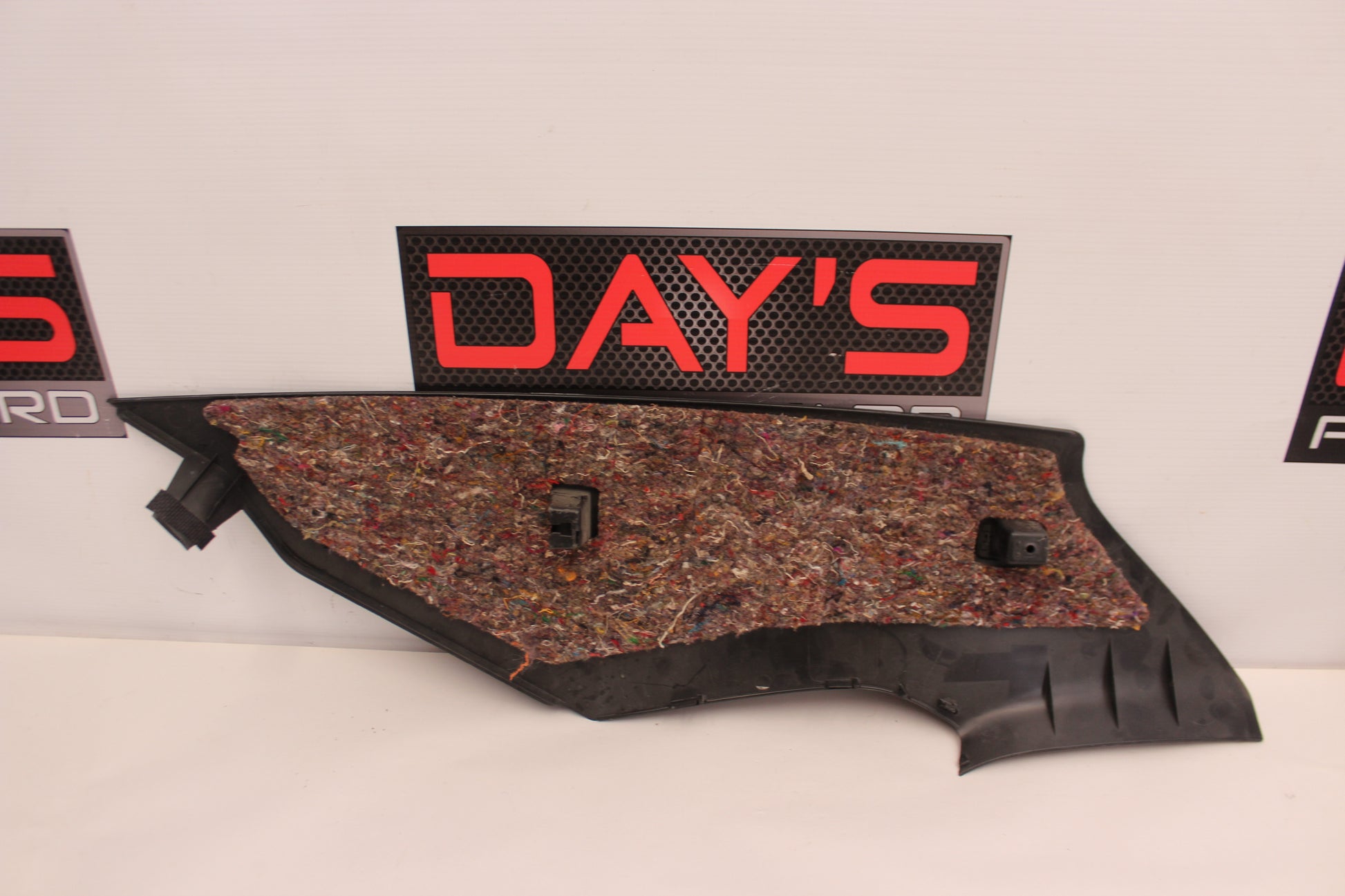 2009 Pontiac G8 GT Right Rear C Pillar Cover Panel OEM - Day's Parts Yard