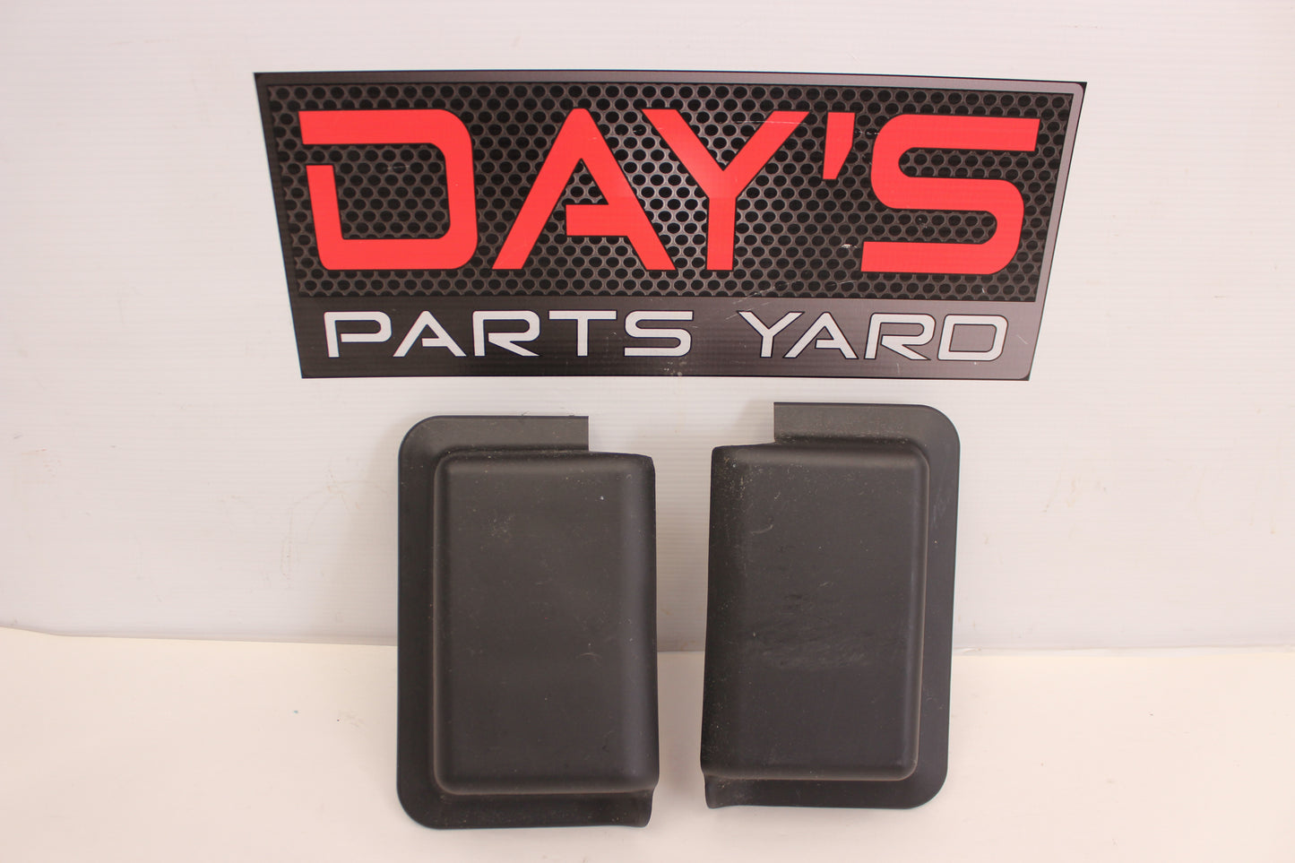 2014 Chevy SS Sedan RH & LH Seat Plug Connector Wire Covers 92292421 92292423 OEM - Day's Parts Yard