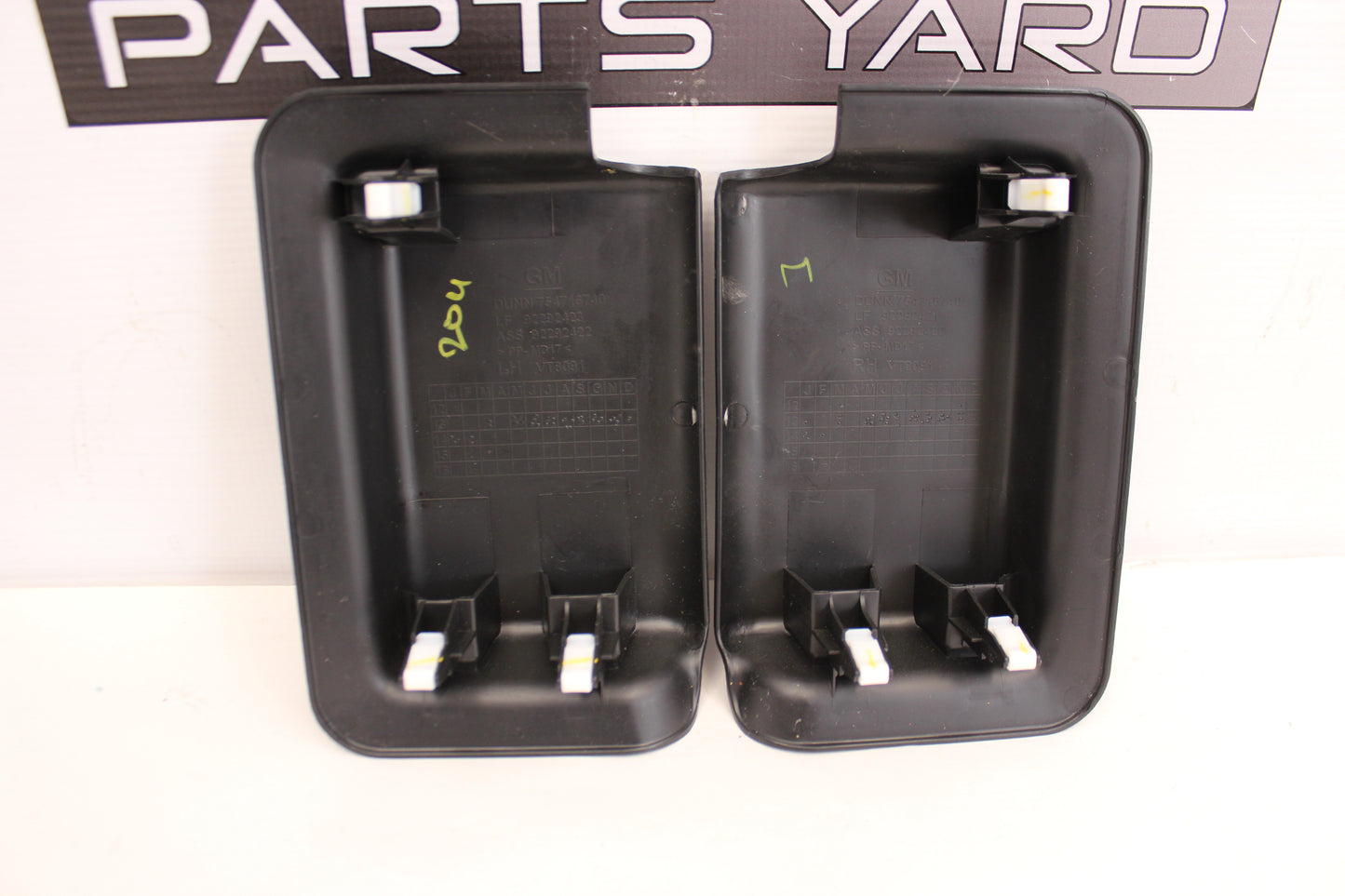 2014 Chevy SS Sedan RH & LH Seat Plug Connector Wire Covers 92292421 92292423 OEM - Day's Parts Yard