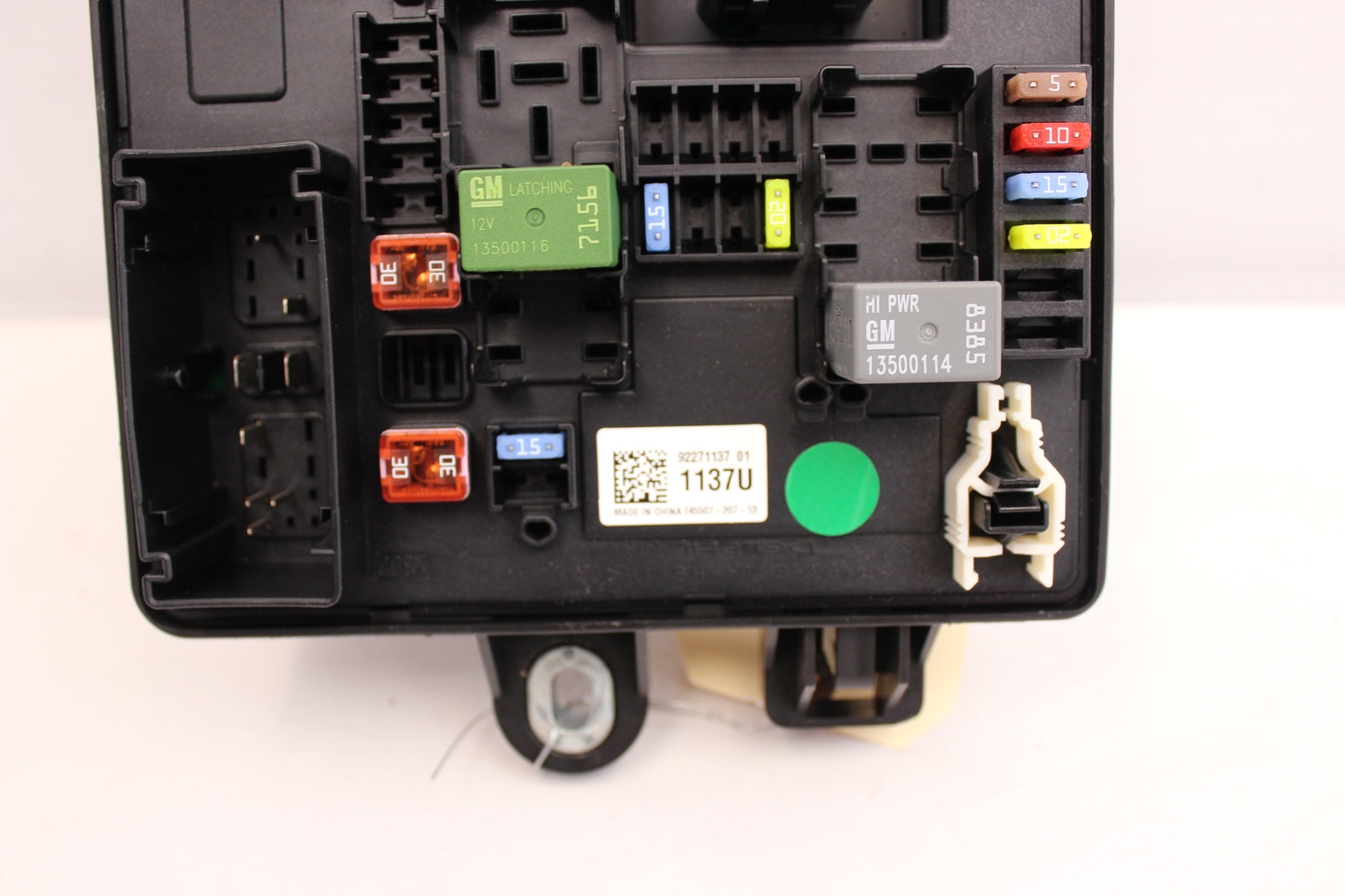2014 Chevy SS Sedan Rear Fuse Box Relay 92271117 OEM - Day's Parts Yard