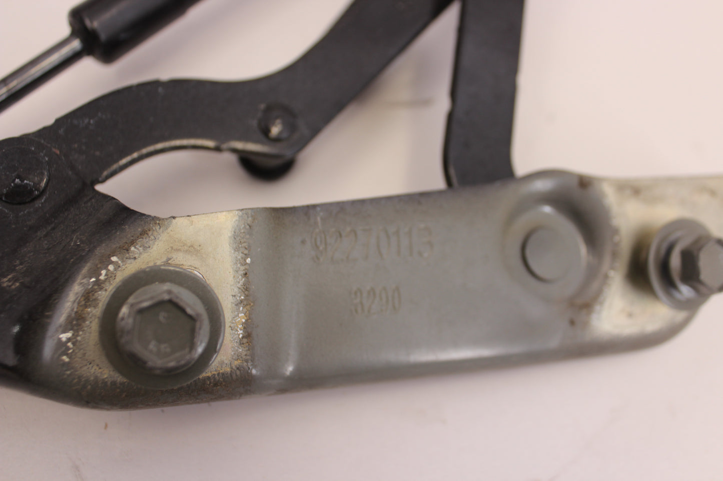 2014 Chevy SS Sedan RH & LH Trunk Hinges 92270113 92270114 OEM - Day's Parts Yard