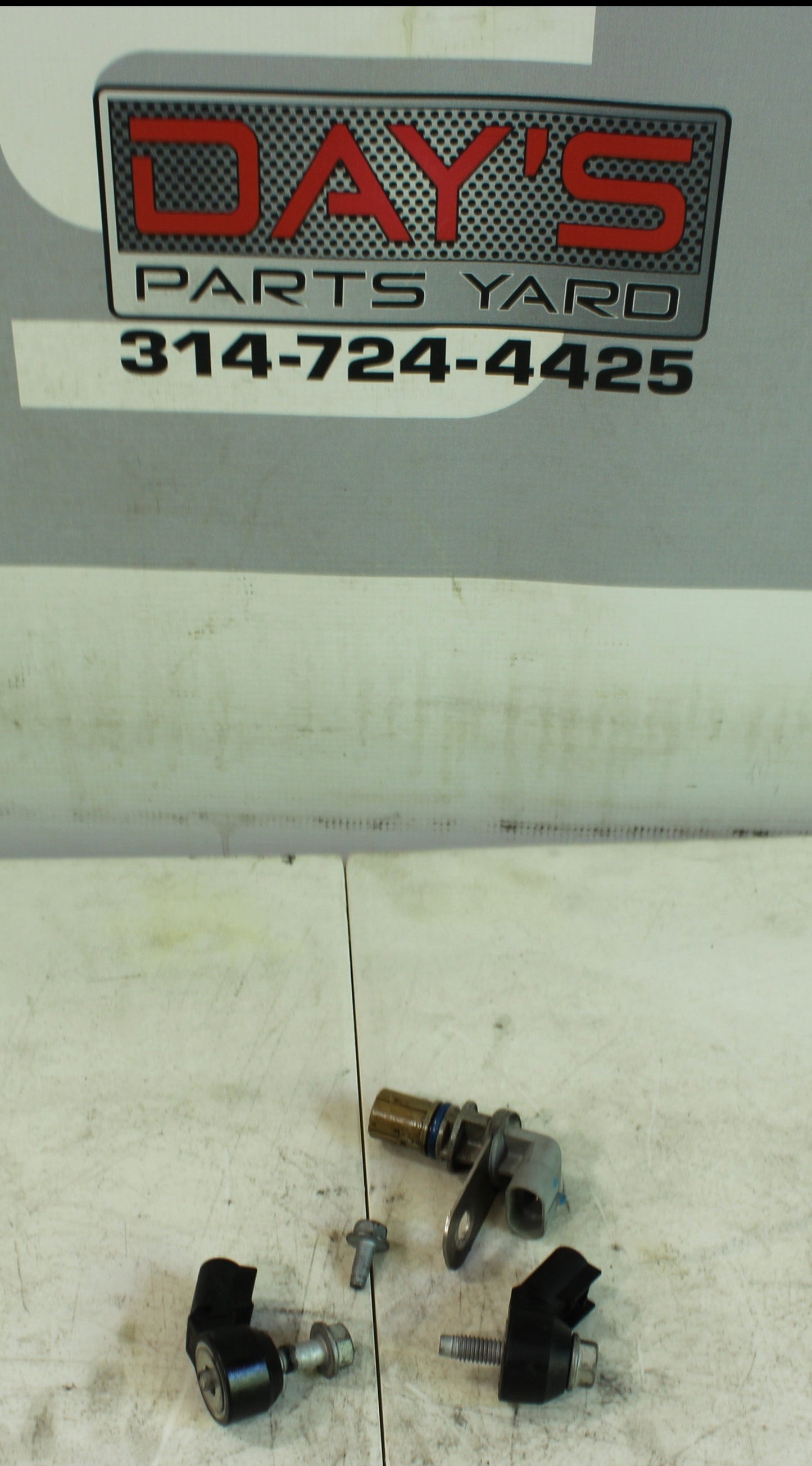 2011 Cadillac CTS-V Coupe Knock and Crank Sensor OEM - Day's Parts Yard