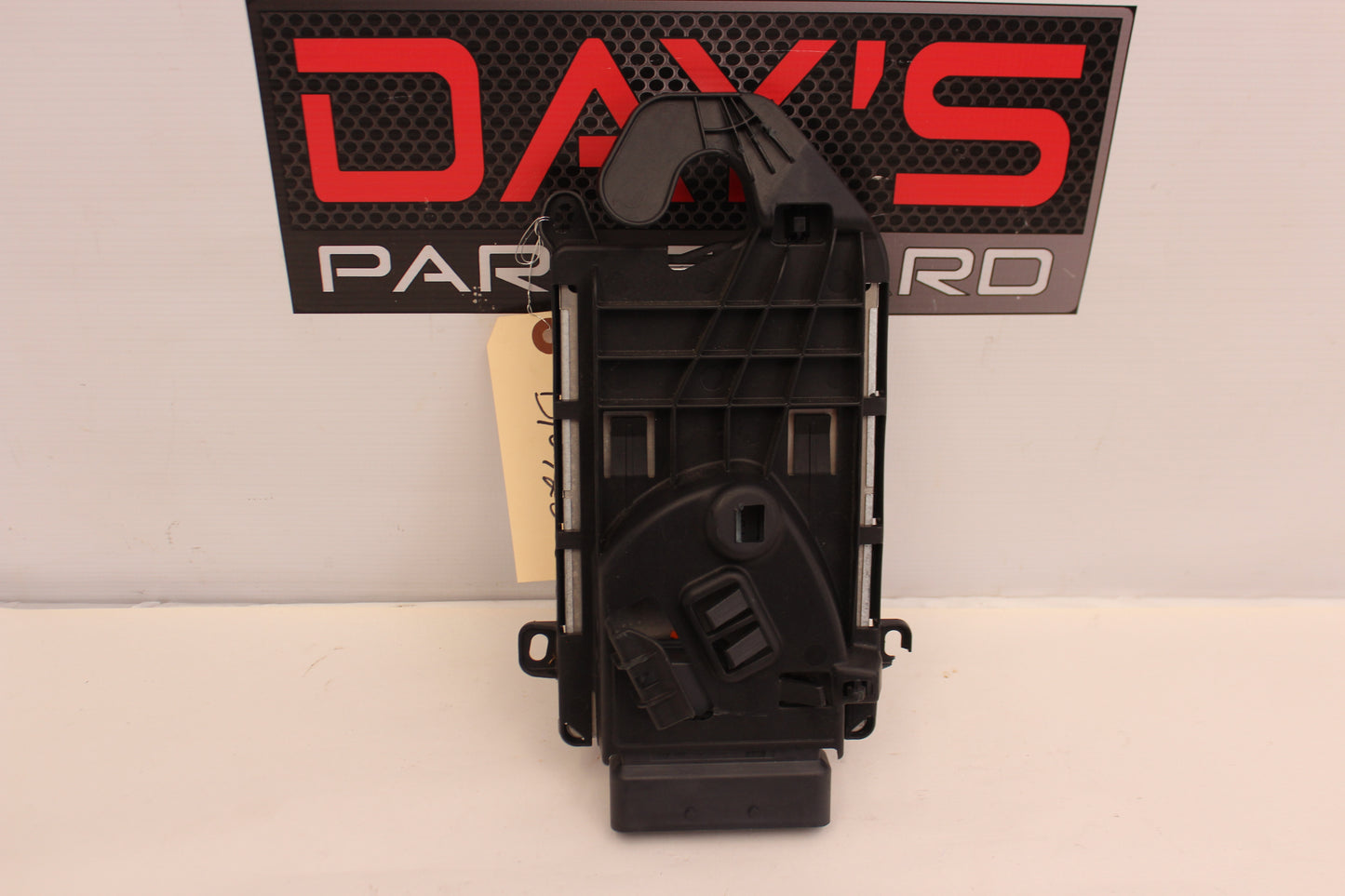 2015 Chevy SS Sedan Electronic Suspension Controller w/ Bracket OEM - Day's Parts Yard