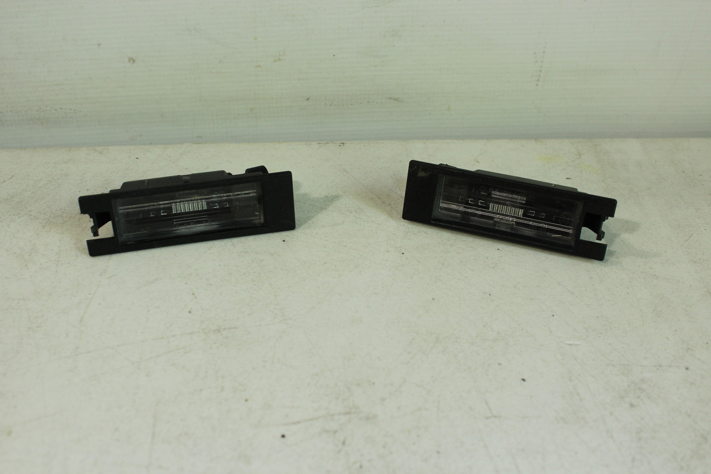 2020 Chevy Camaro SS License Plate Tag Lights Set OEM - Day's Parts Yard