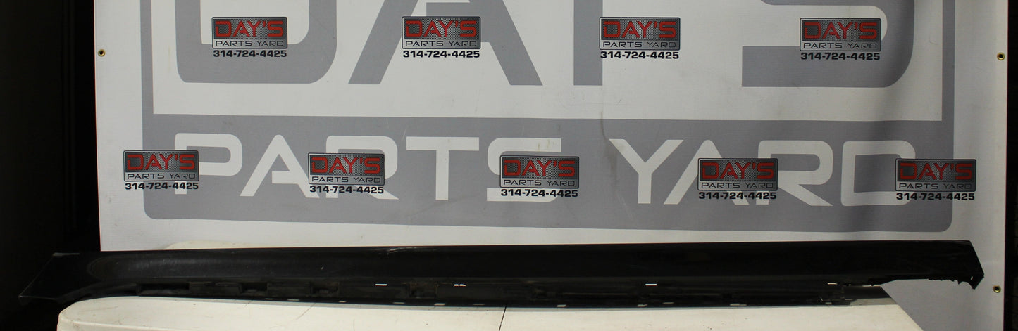 2008 Pontiac G8 GT LH Driver Rocker Molding Panel Trim 92162075 OEM - Day's Parts Yard