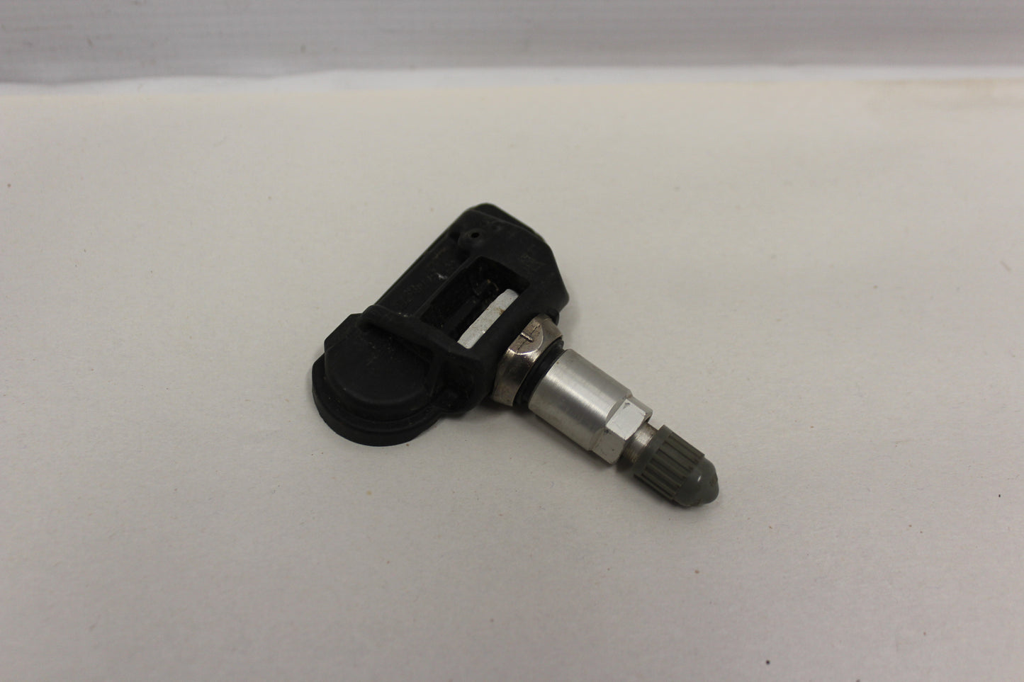 2015 Chevy SS Sedan Tire Pressure Sensor 13581559 OEM - Day's Parts Yard
