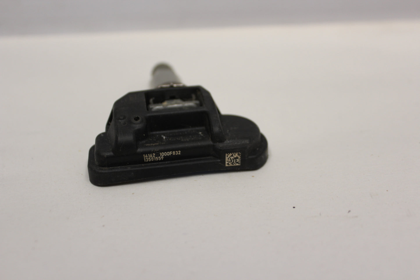 2015 Chevy SS Sedan Tire Pressure Sensor 13581559 OEM - Day's Parts Yard