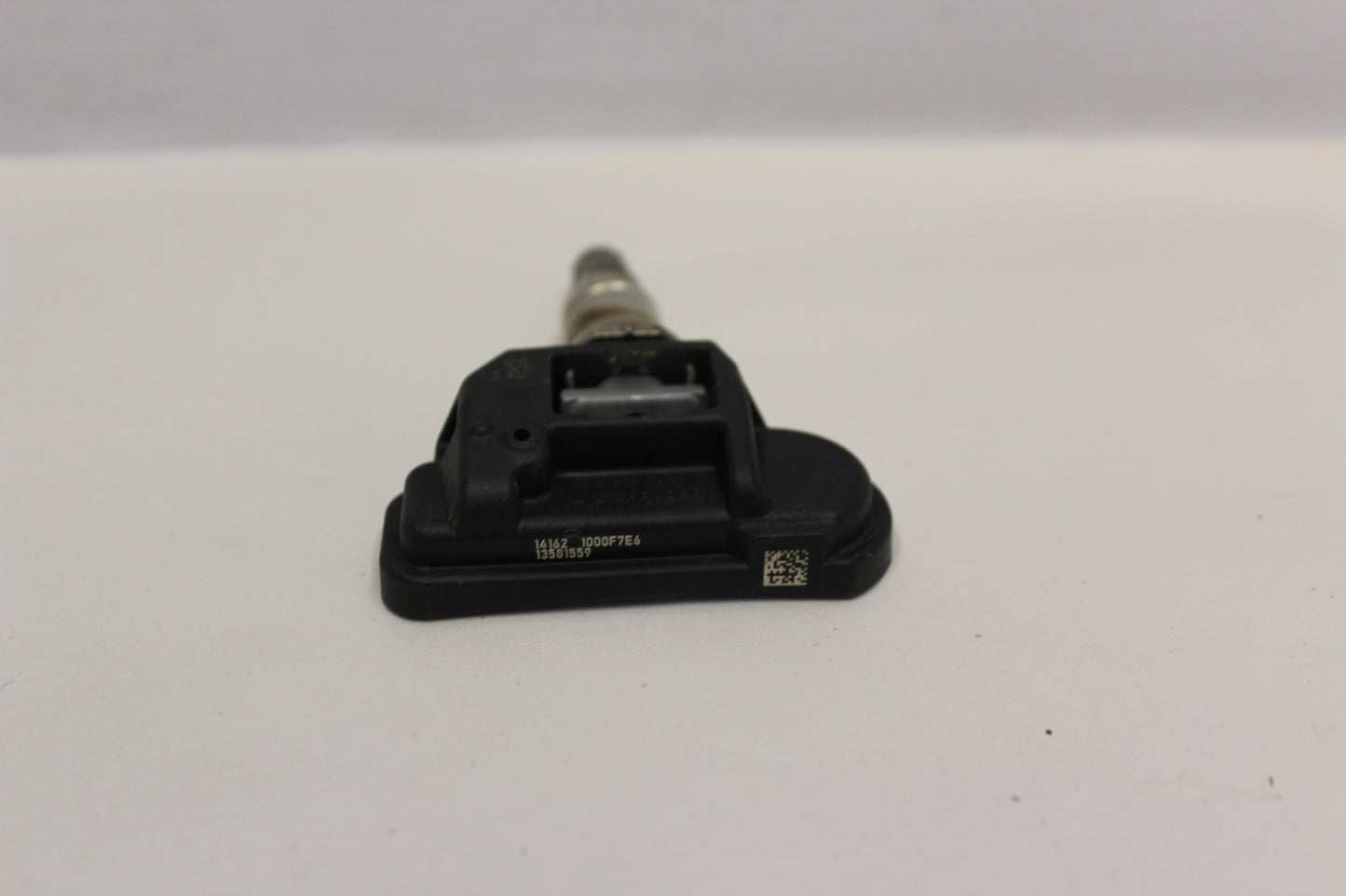 2015 Chevy SS Sedan Tire Pressure Sensor 13581559 OEM - Day's Parts Yard