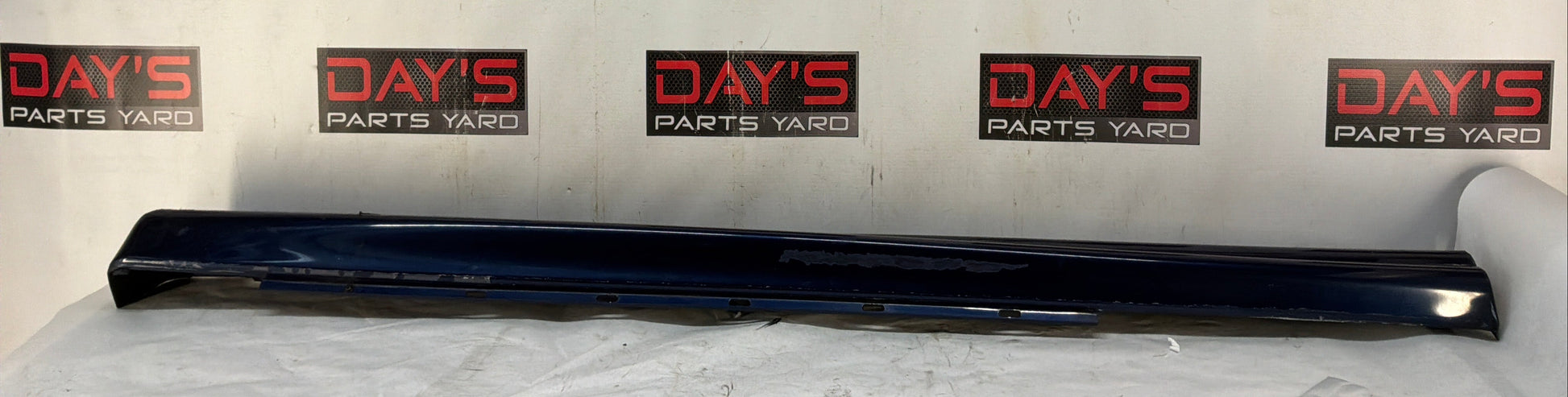 Rh rocker panel - Day's Parts Yard