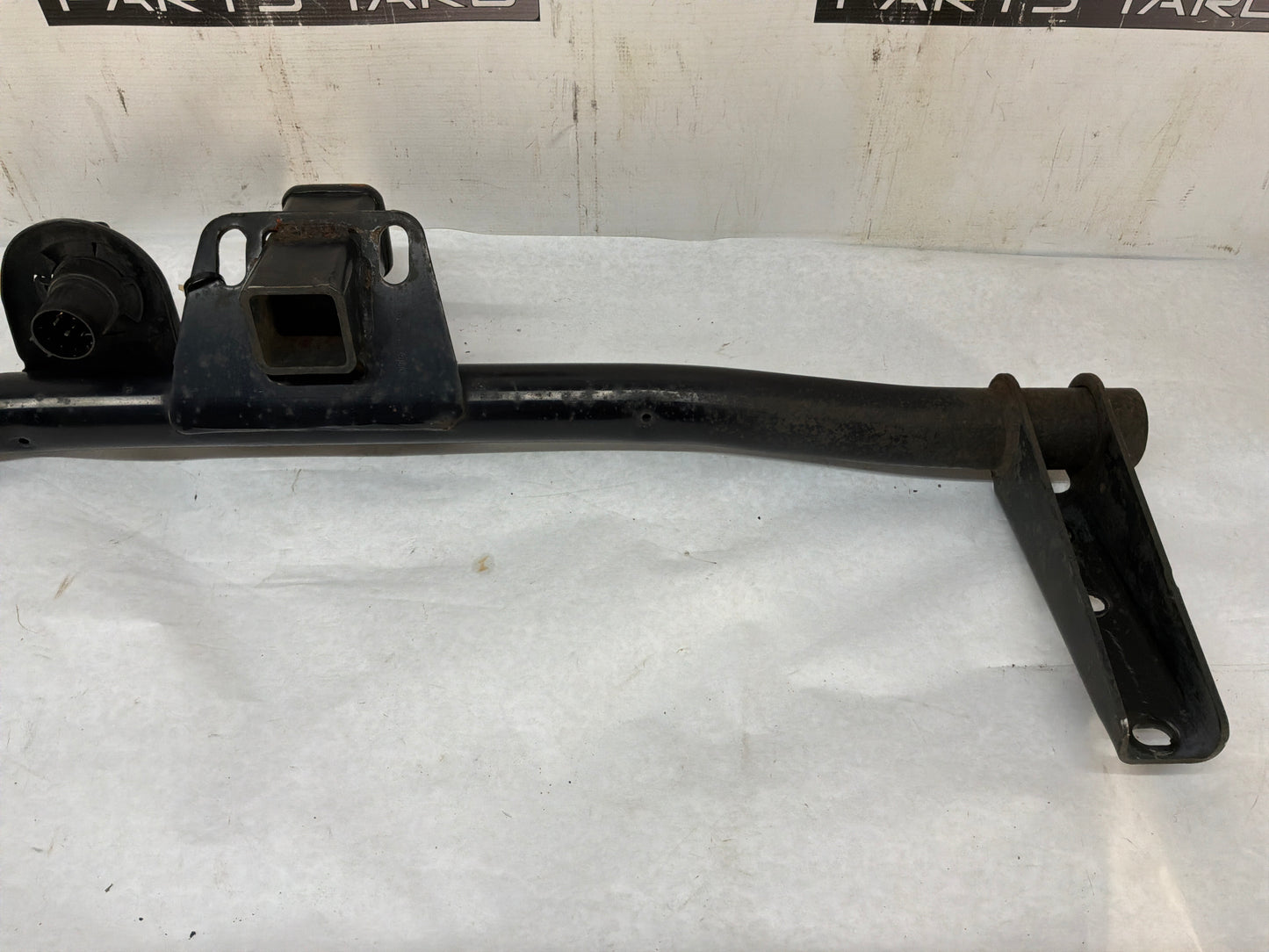2012 Chevy Avalanche Rear Bumper Tow Trailer Hitch Receiver Bar Support OEM