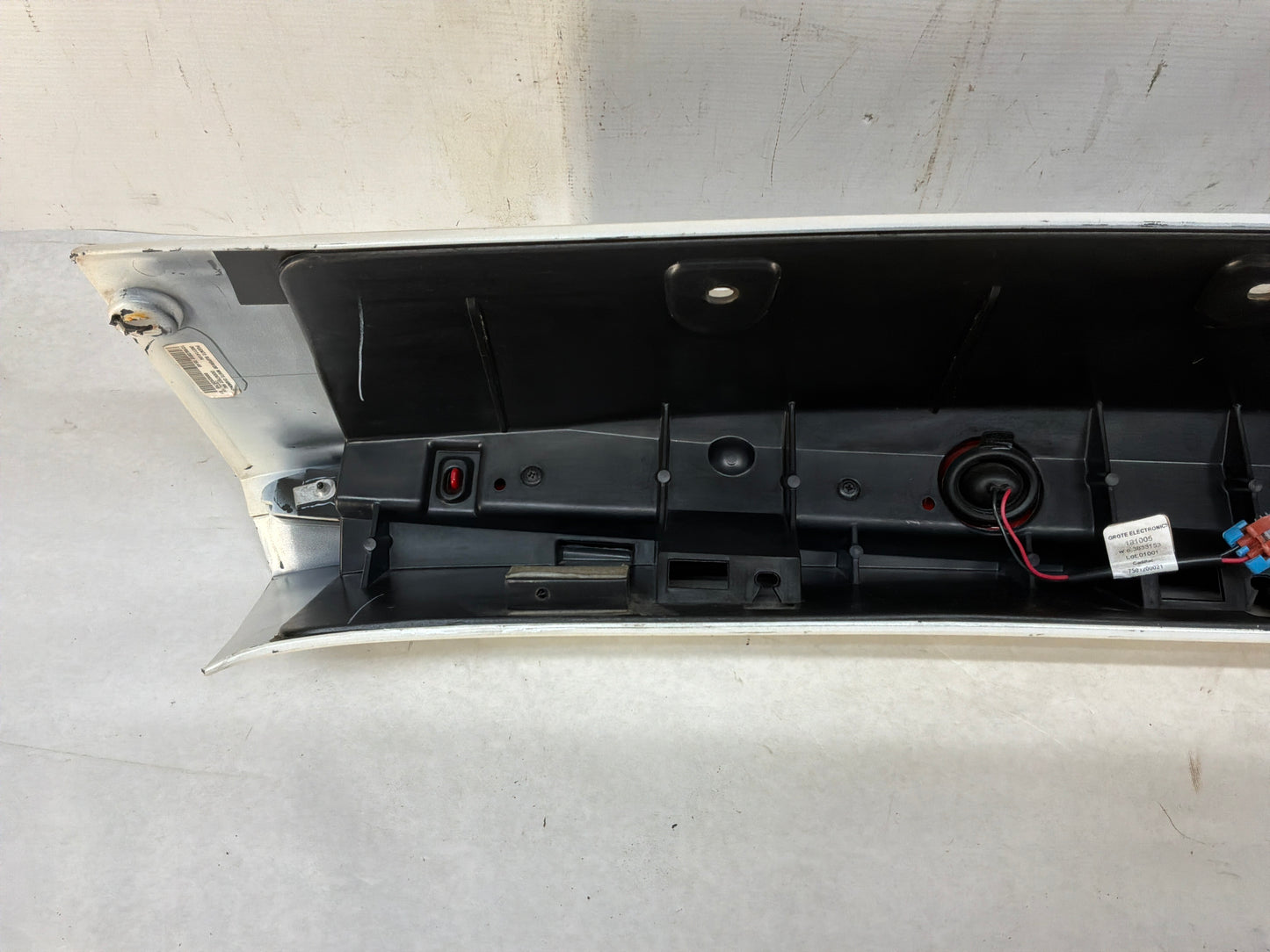 2012 Chevy Avalanche Rear Third 3RD High Mount Brake Light Lamp Spoiler 3rd OEM