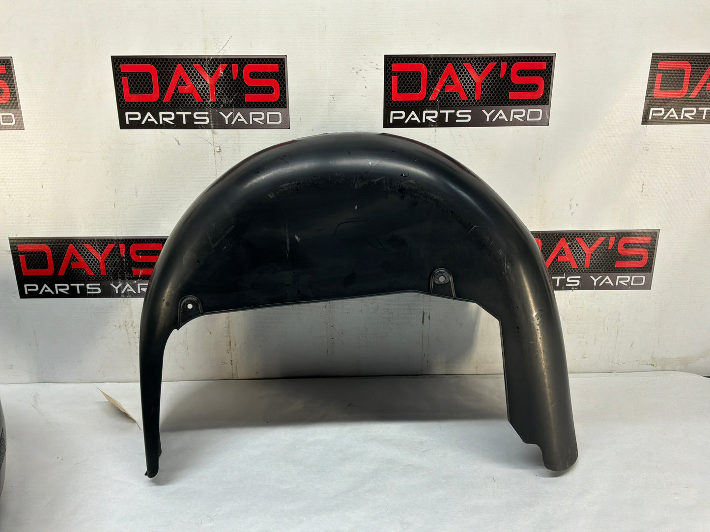 Rear lh wheel liner - Day's Parts Yard