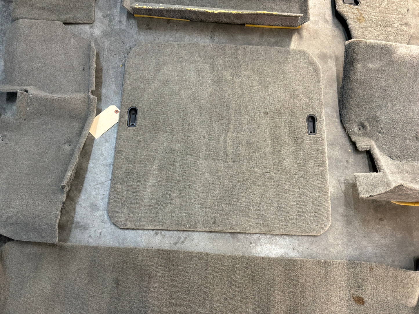 Complete carpet - Day's Parts Yard