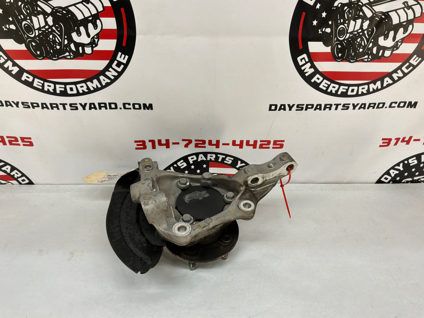 2016 Cadillac CTS-V Front RH Passenger Spindle Knuckle Hub OEM