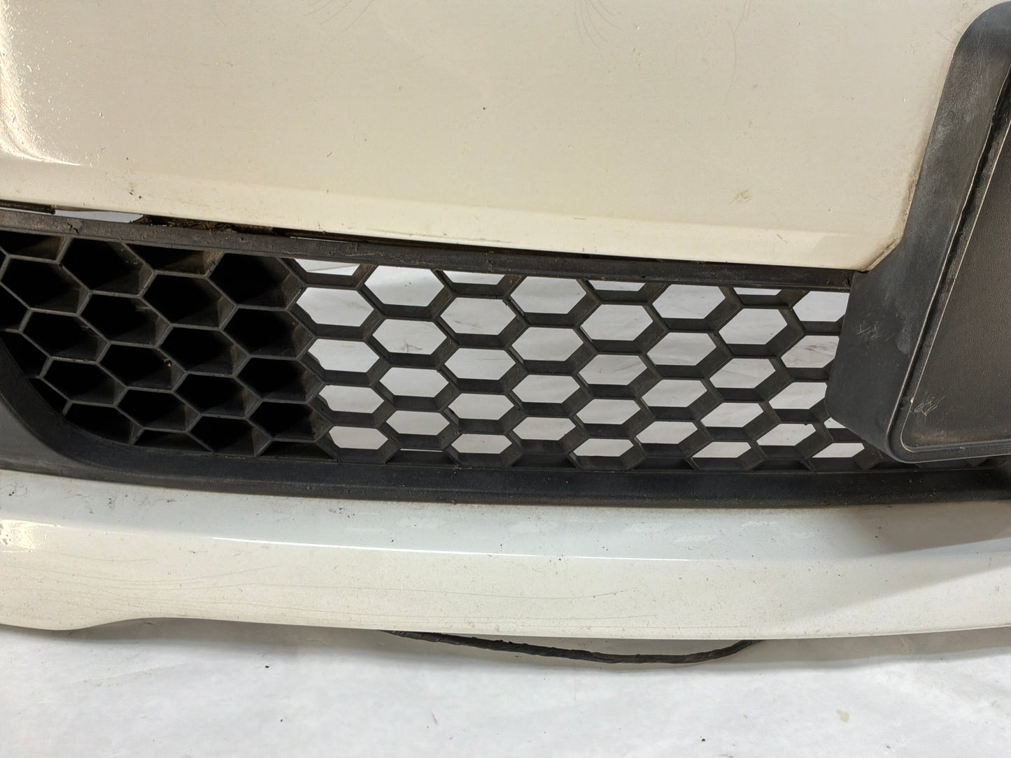 2008 Pontiac G8 GT Front Bumper Cover Fascia Assembly Grilles OEM