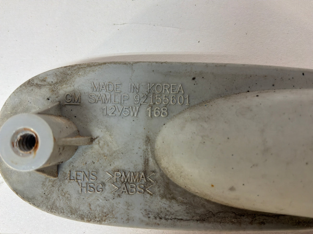 2006 Pontiac GTO Front Bumper Turn Signal Marker Light OEM