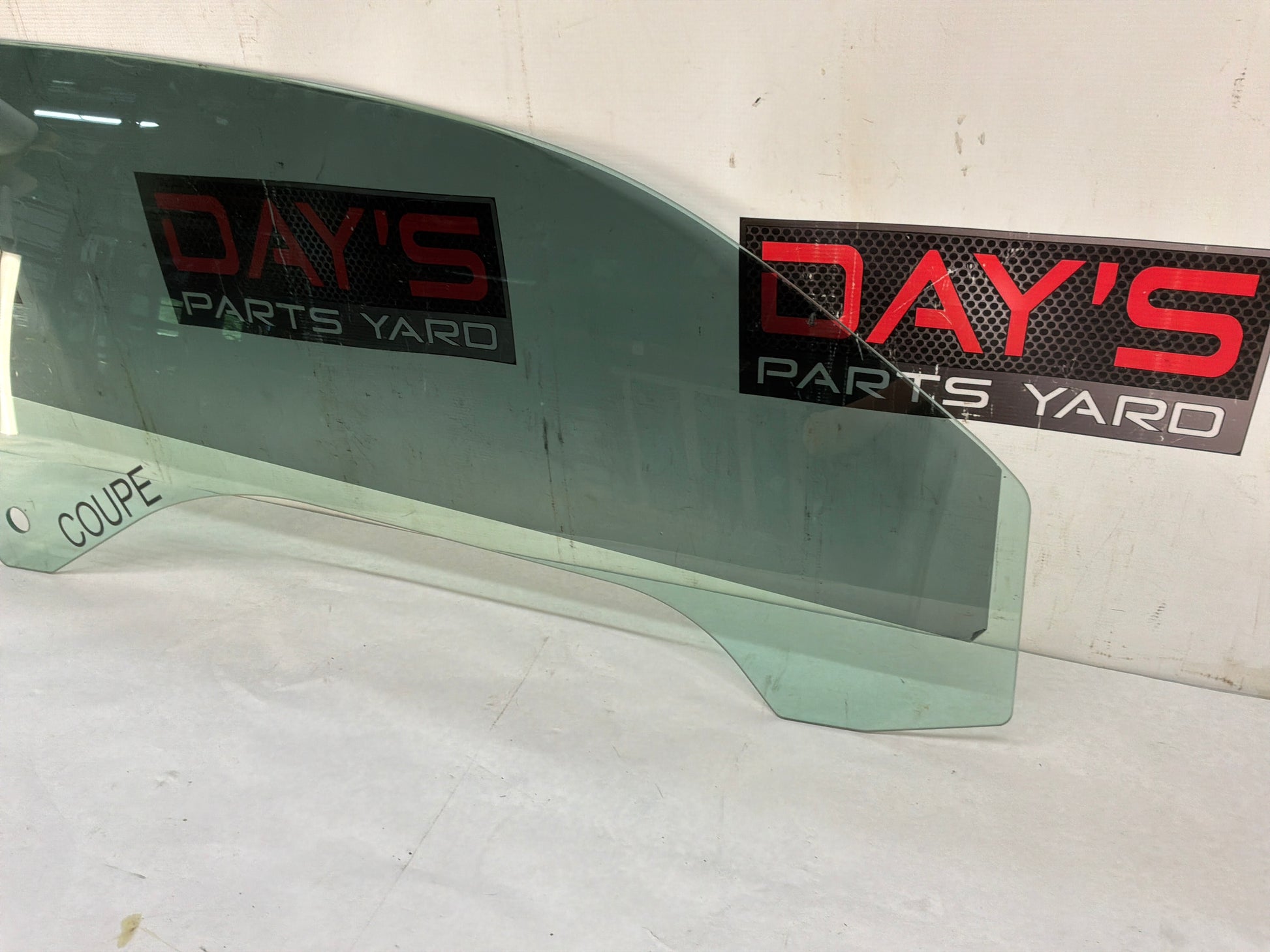 Rh front door window glass - Day's Parts Yard