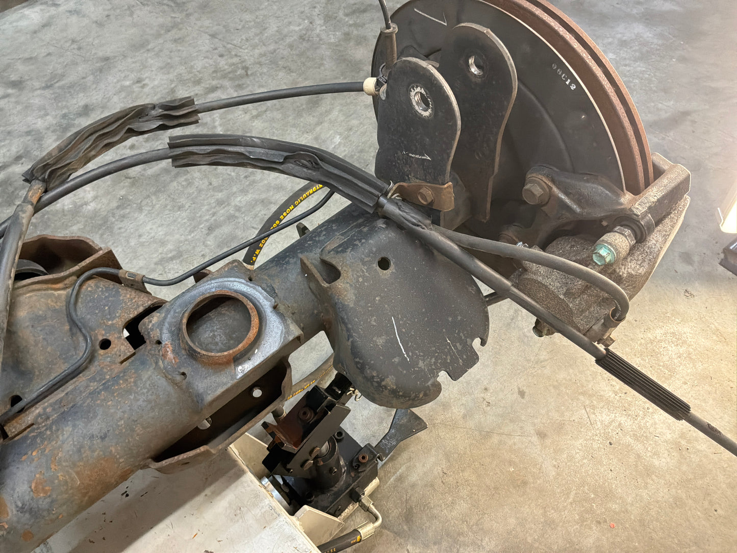 2012 Chevy Avalanche 3.42 LSD Rear End Axle Carrier Rearend Differential OEM