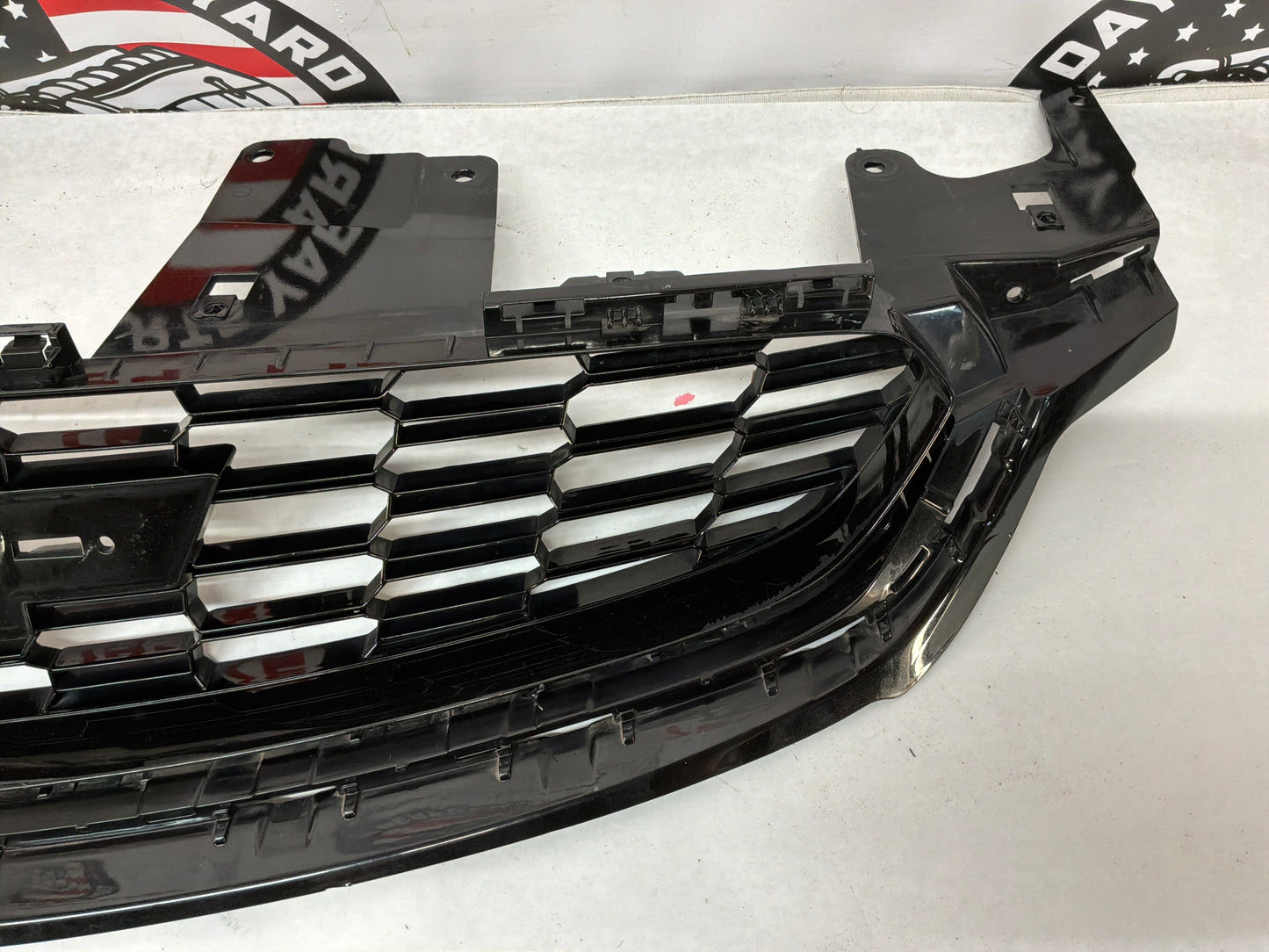 2017 Chevy SS Sedan Front Bumper Upper Grille OEM