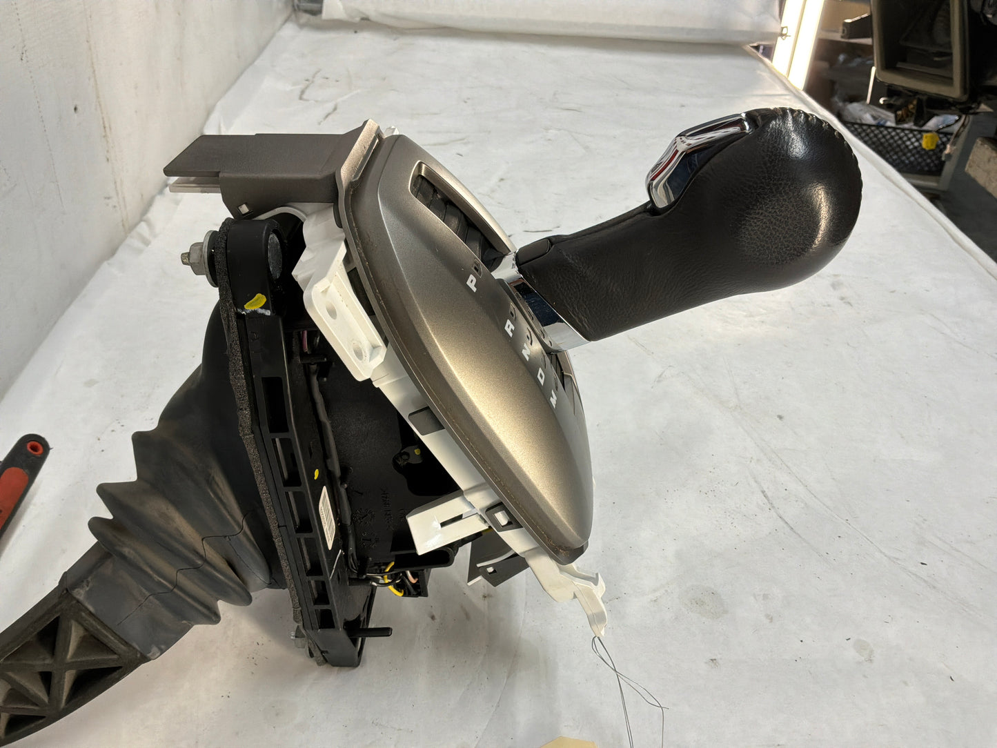 Dash w  enter console and Shifter - Day's Parts Yard