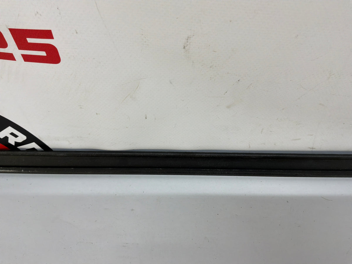 2004 Pontiac GTO RH & LH Rear Window Trim Molding OEM