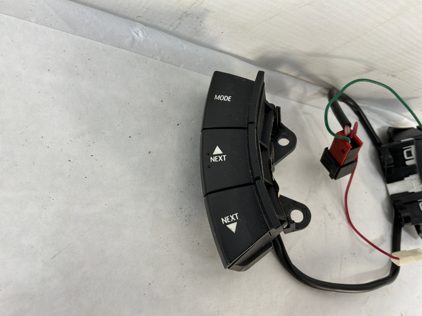 Steering wheel controls - Day's Parts Yard