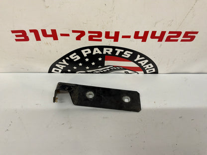 2006 Pontiac GTO LH Driver Fender Side Skirt Rocker Molding Support Bracket OEM