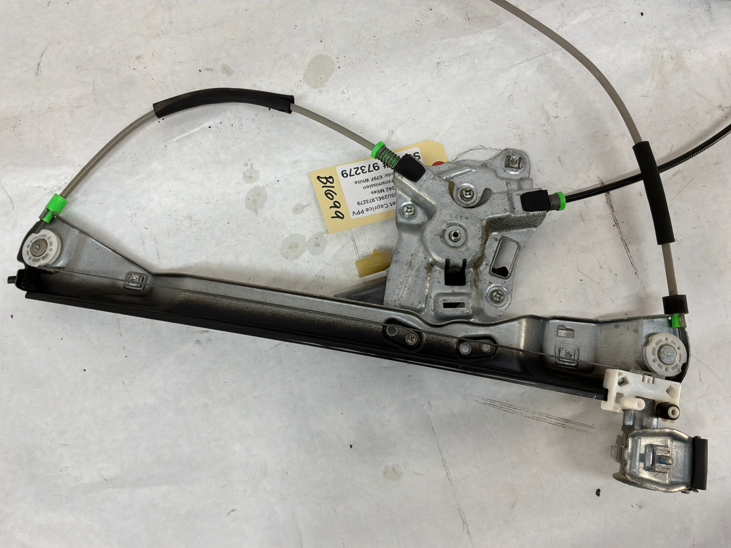 2014 Chevy Caprice PPV RH Passenger Front Window Regulator Motor OEM