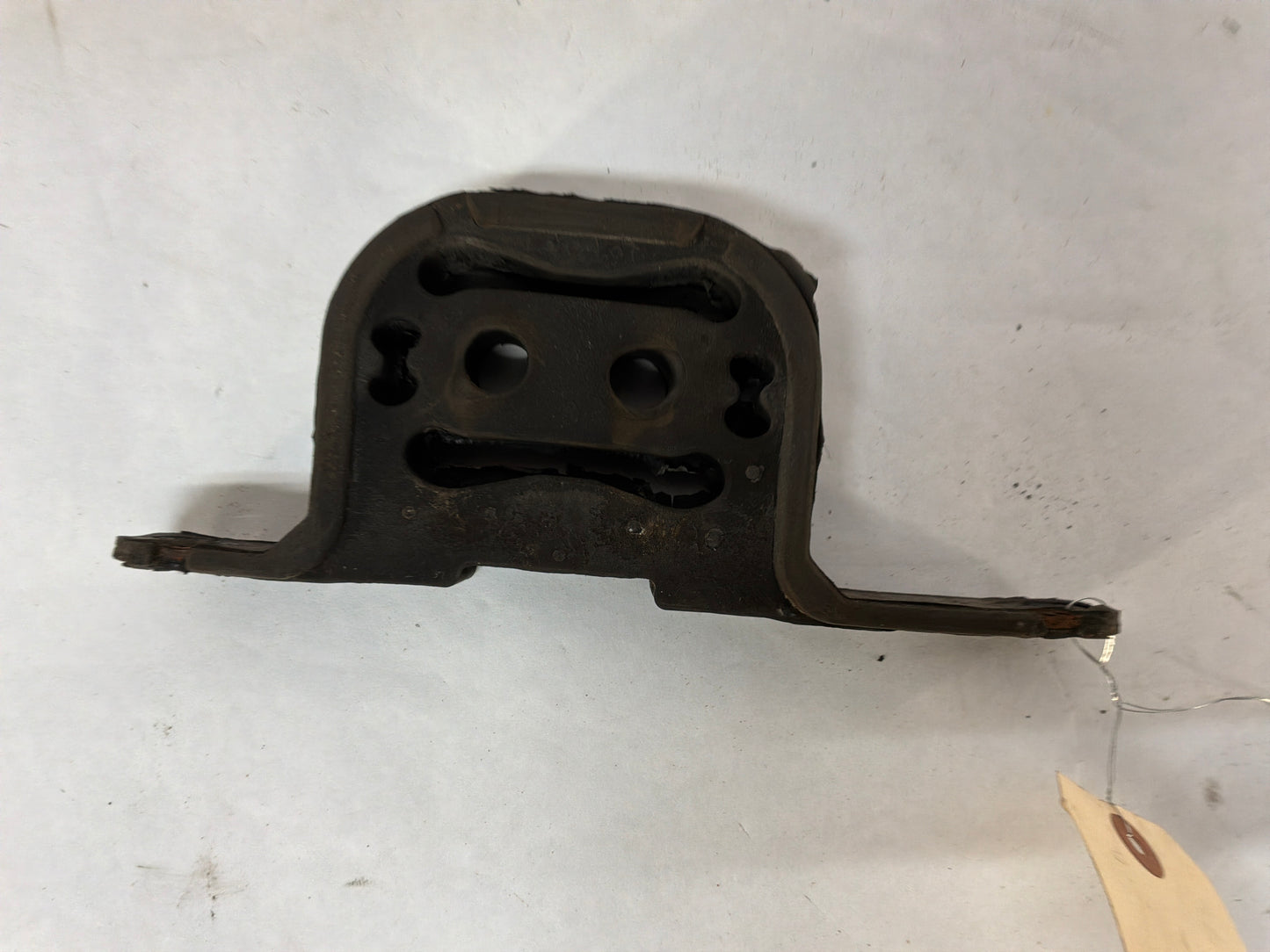 2011 Chevy Caprice PPV Exhaust Muffler Hanger Bracket Mount Bushing OEM