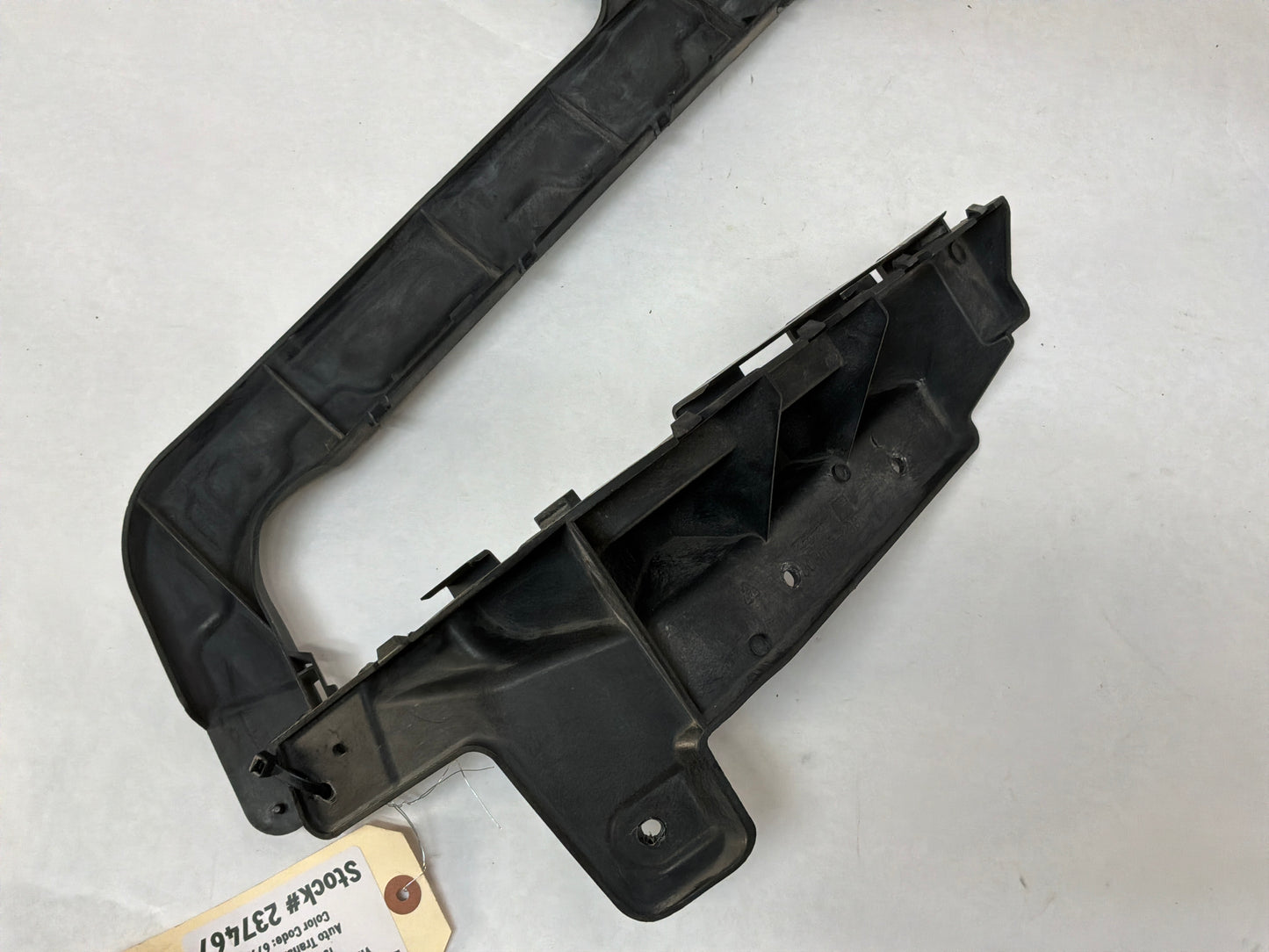2016 Chevy Caprice PPV RH & LH Rear Bumper Guide Brackets Mounts OEM