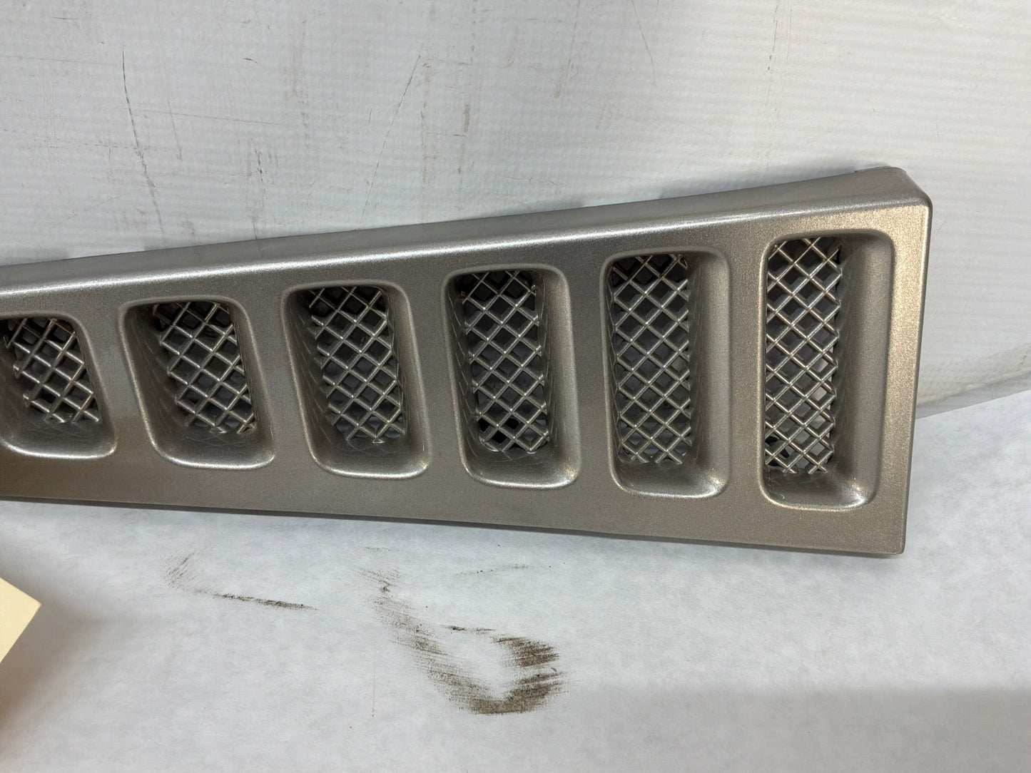 2002 Cadillac Escalade EXT LH Driver Water Drain Deflector Trim Panel OEM