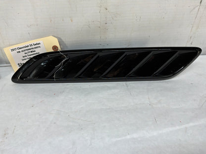 2017 Chevy SS Sedan Factory OEM Black RH & LH Hood Vents Scoops