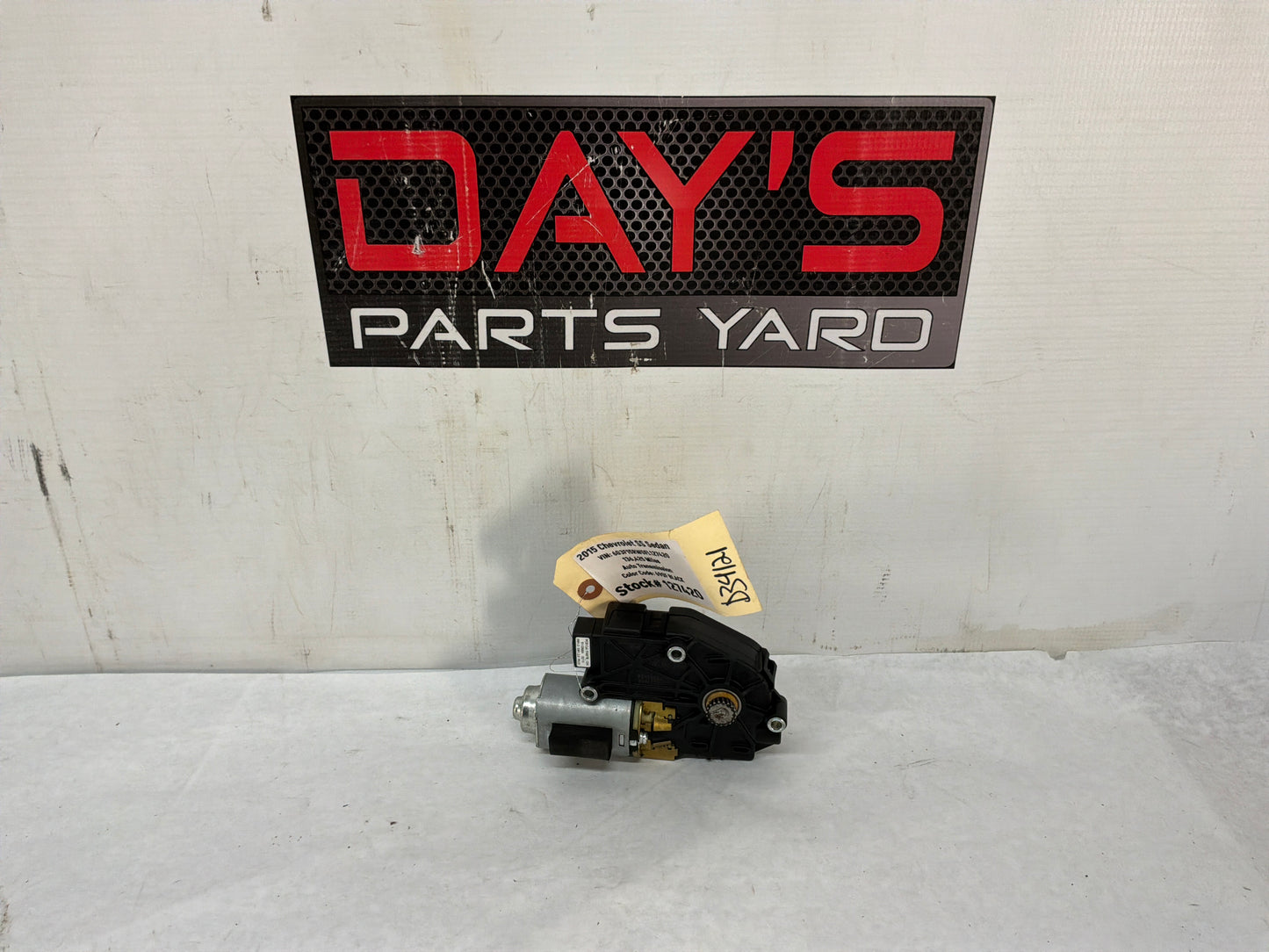 2015 Chevy SS Sedan Window Regulator Motor OEM - Day's Parts Yard