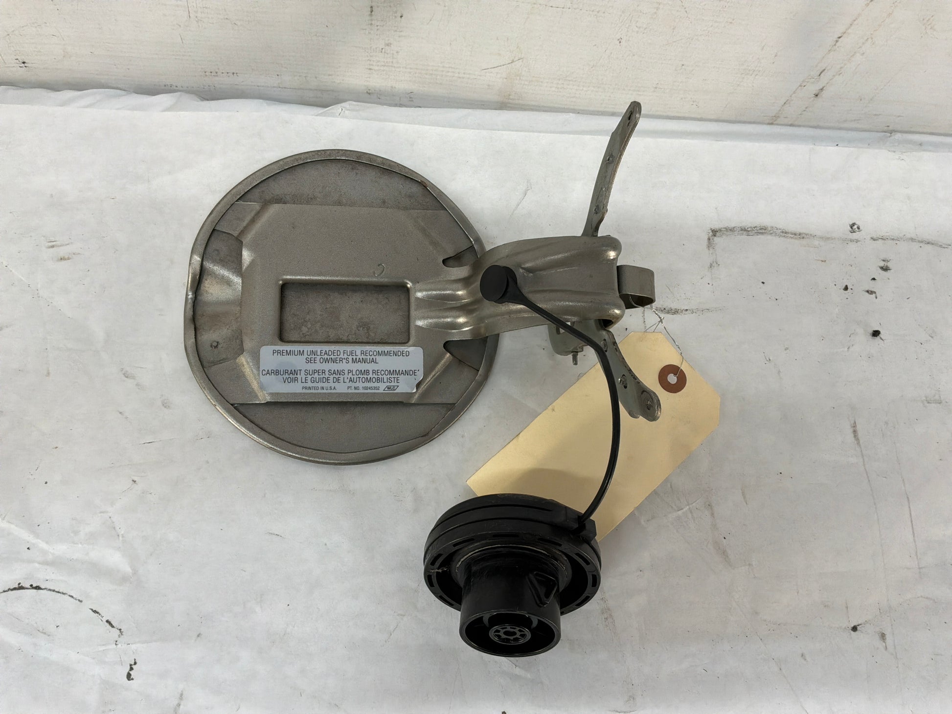 Fuel door and cap - Day's Parts Yard